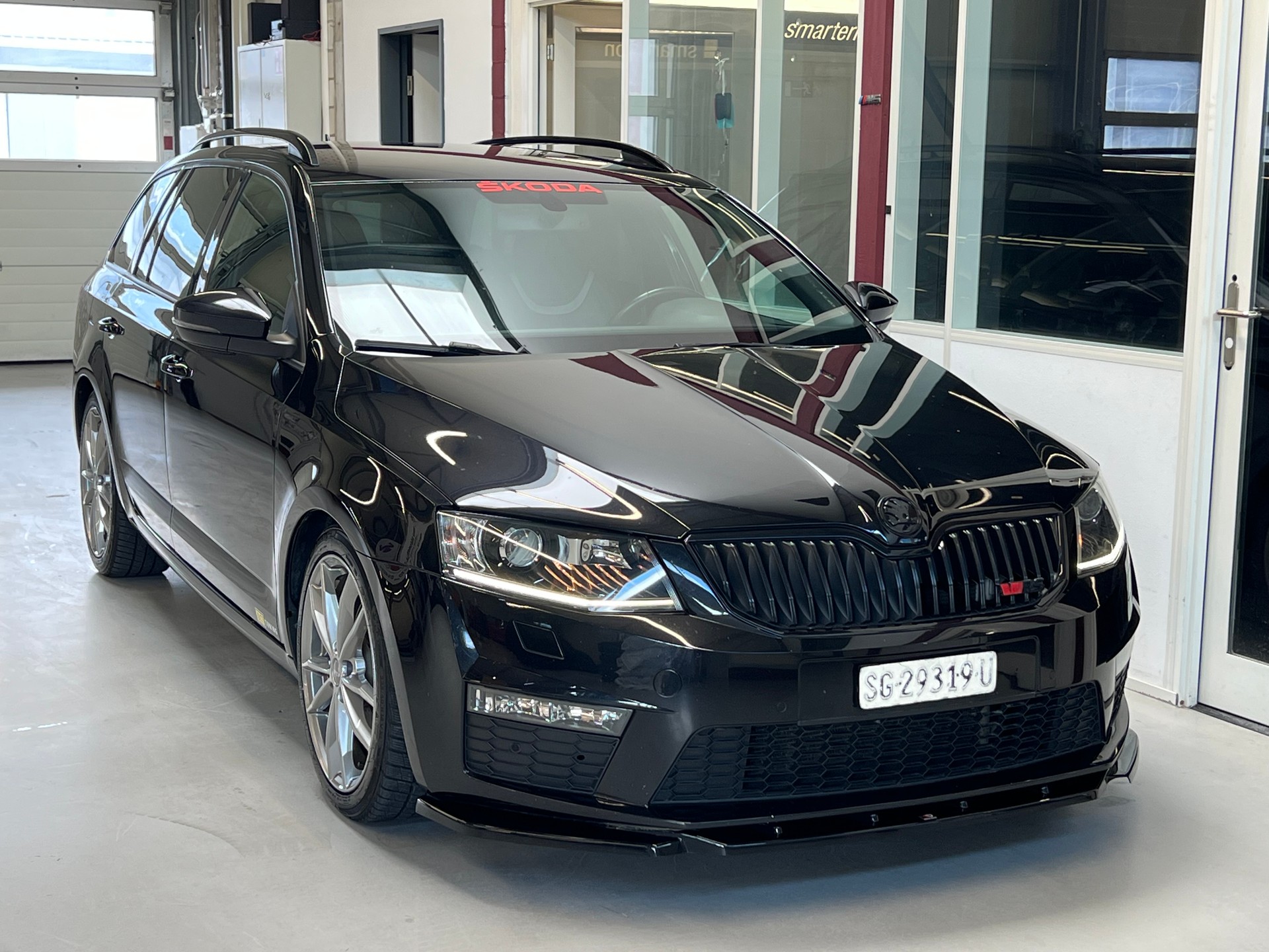 SKODA Octavia Combi 2.0 TDI RS 4x4 DSG-image-9