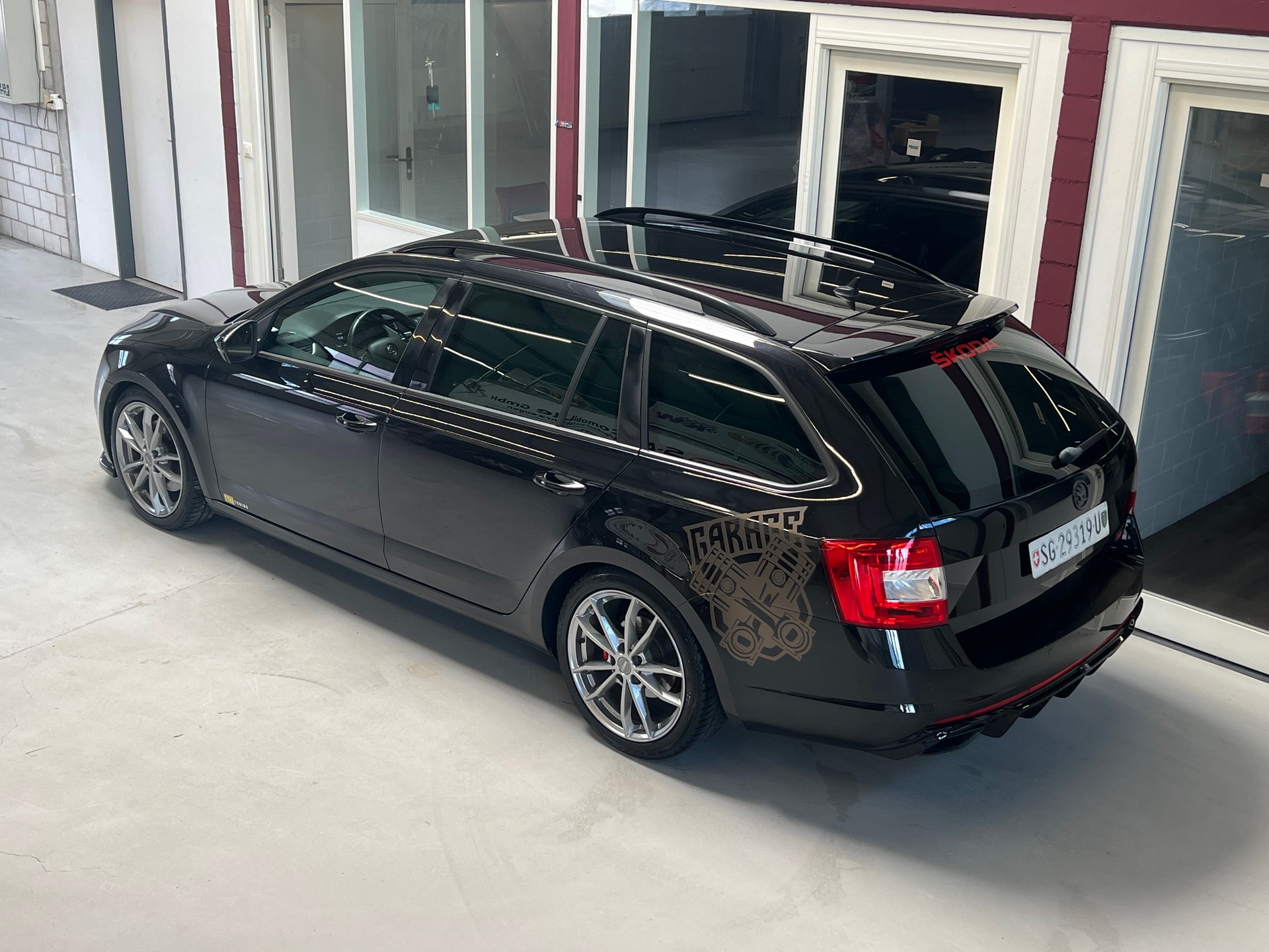 SKODA Octavia Combi 2.0 TDI RS 4x4 DSG-image-4