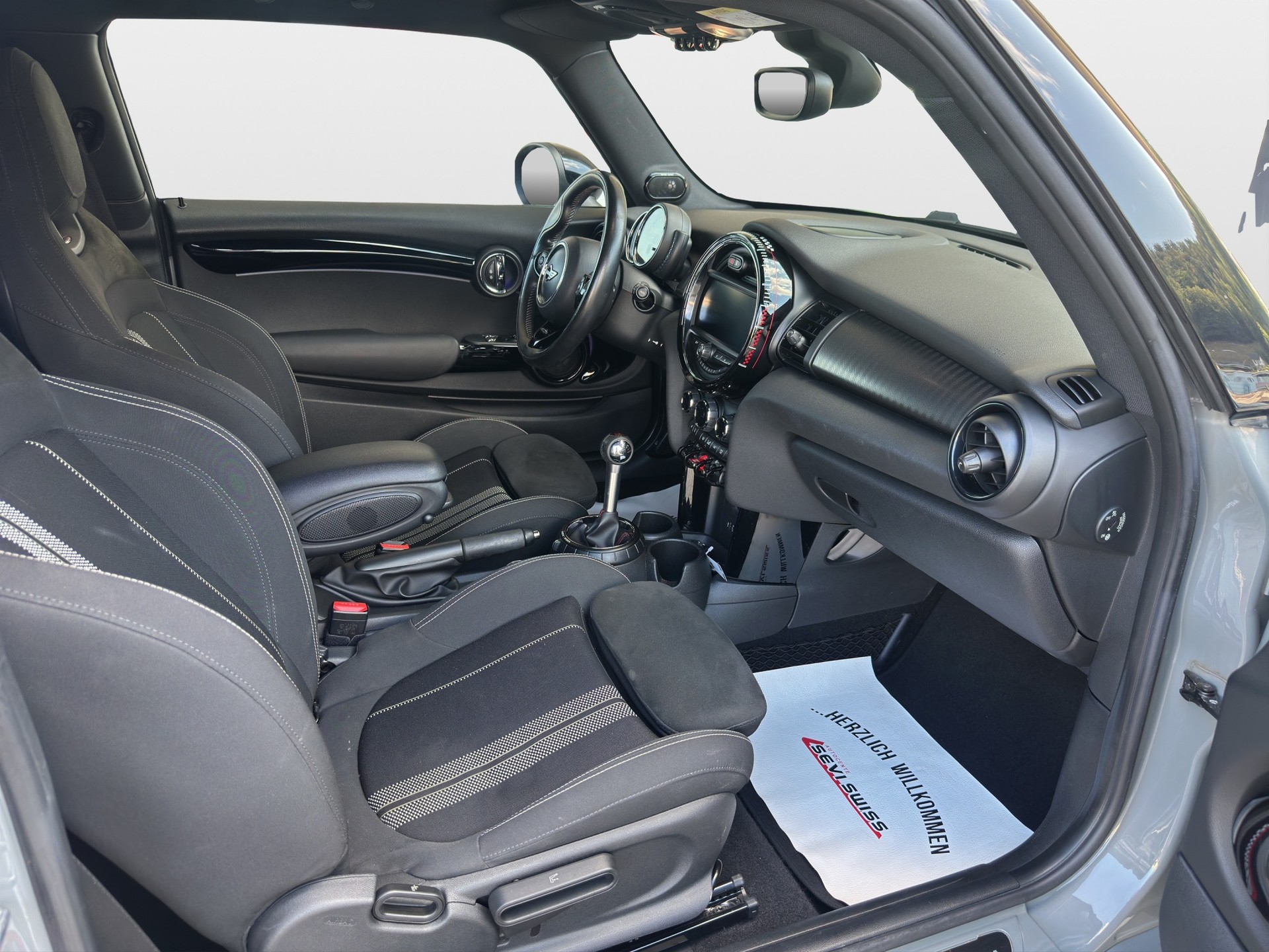MINI Cooper John Cooper Works-image-10