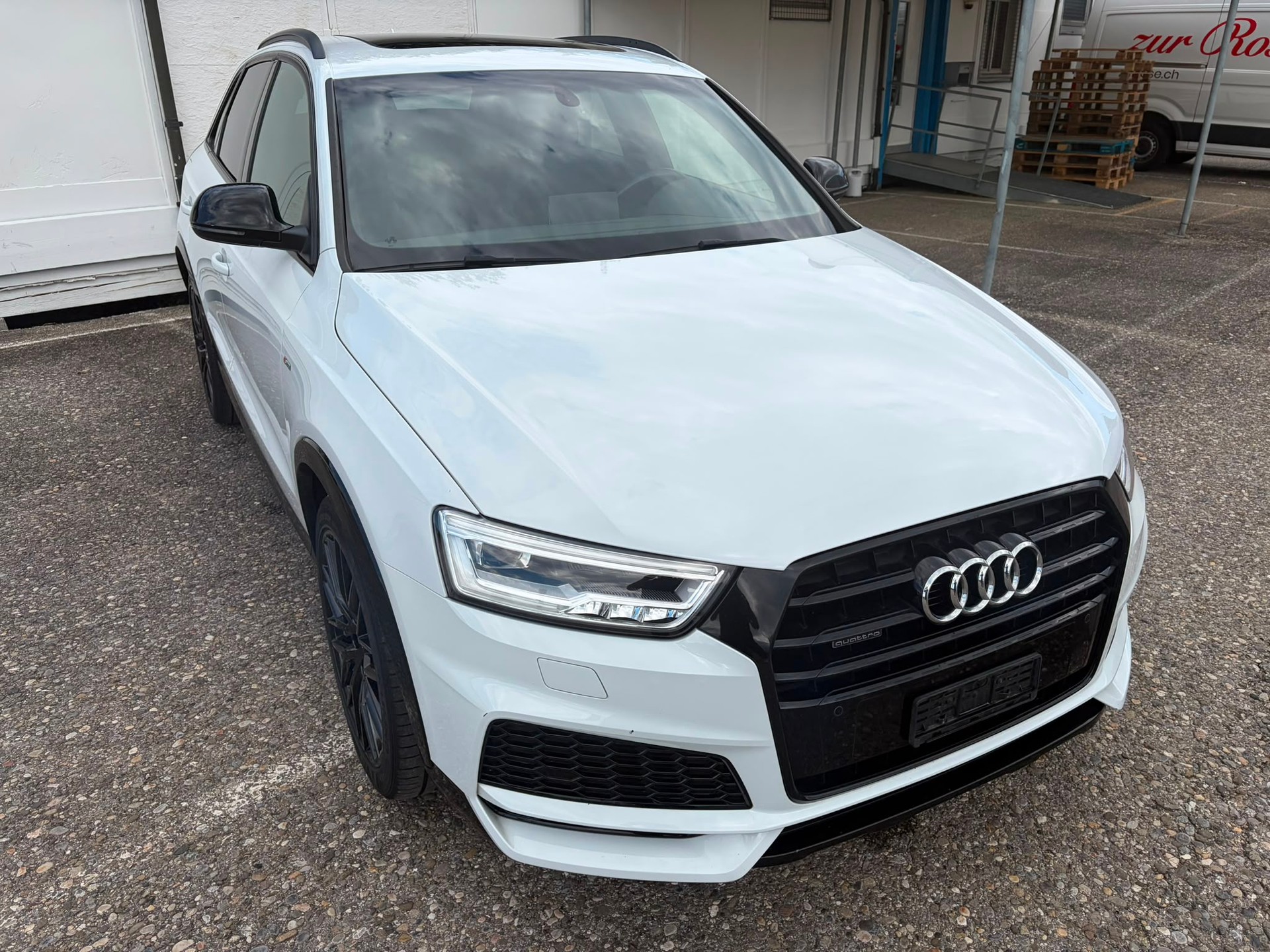 AUDI Q3 2.0 TDI sport quattro S-tronic-image-0