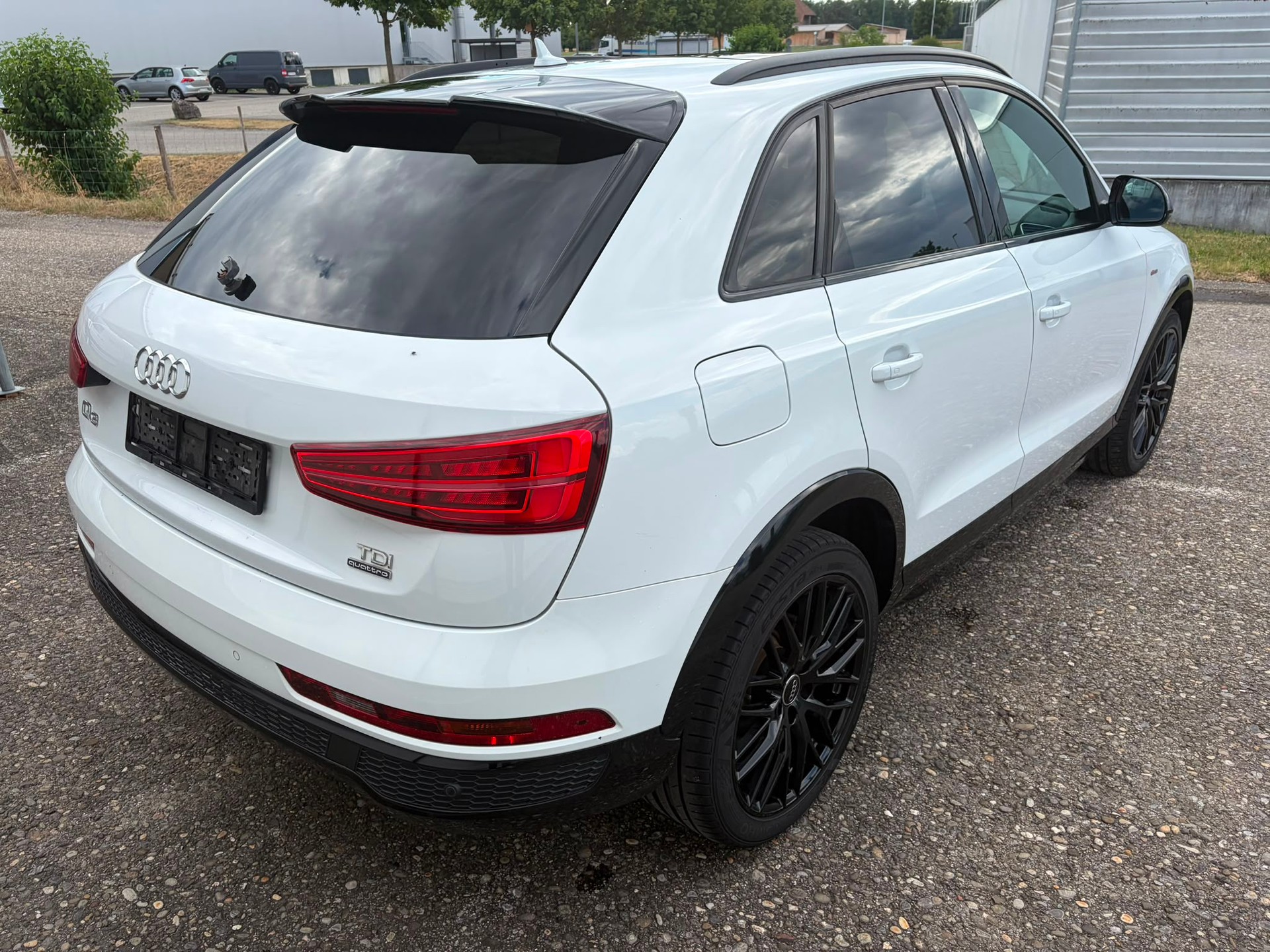 AUDI Q3 2.0 TDI sport quattro S-tronic-image-4