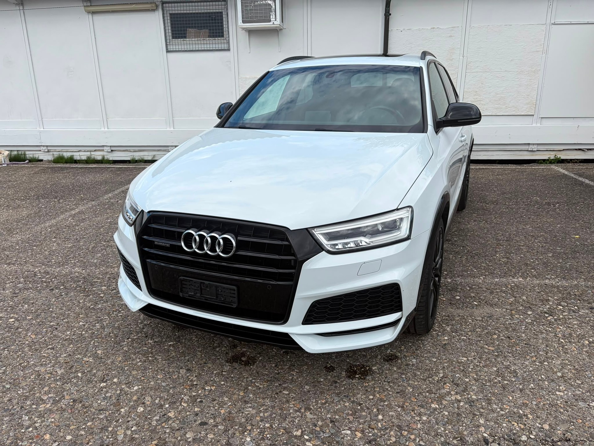 AUDI Q3 2.0 TDI sport quattro S-tronic-image-2