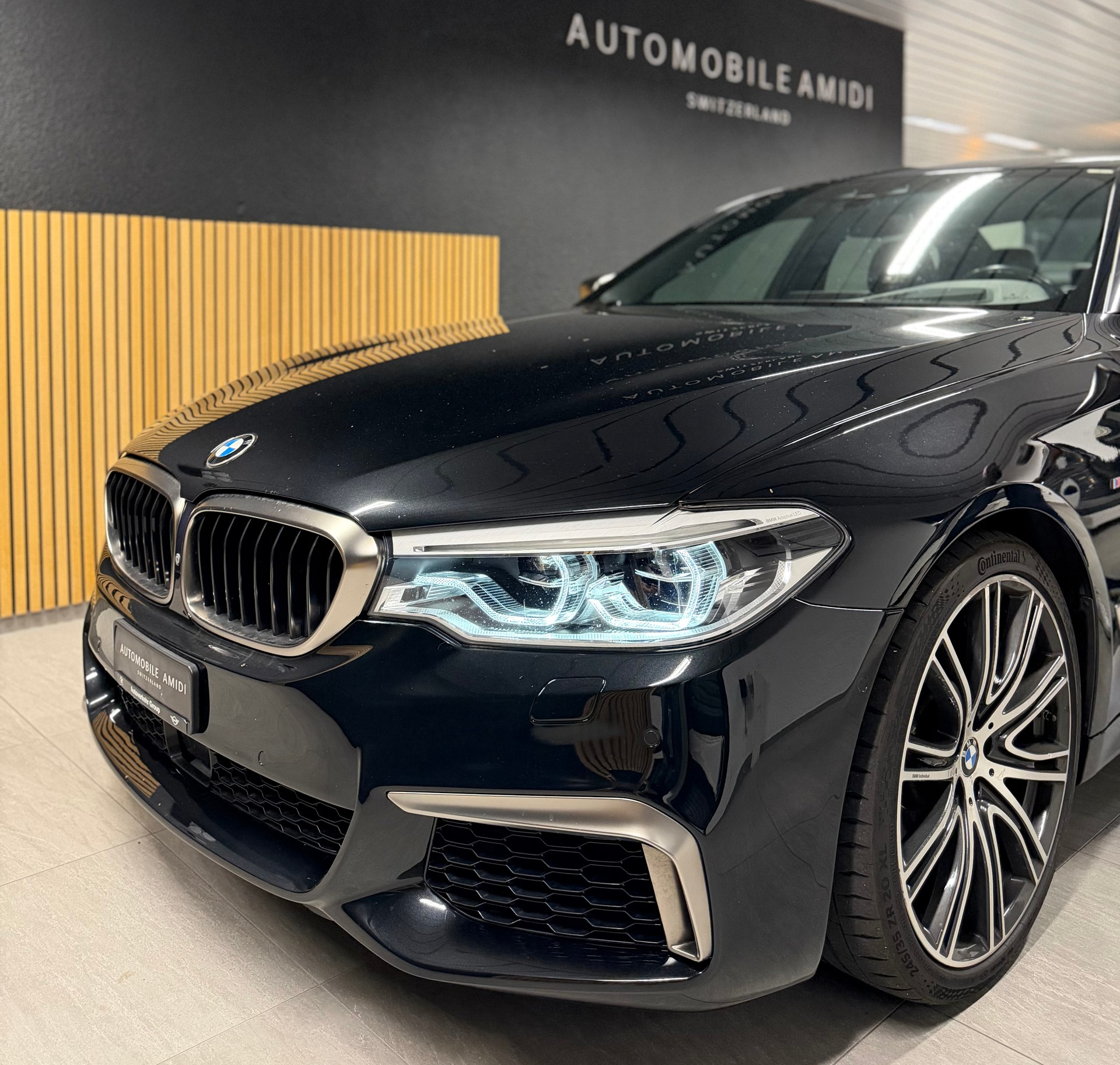 BMW M550i xDrive Steptronic-image-7