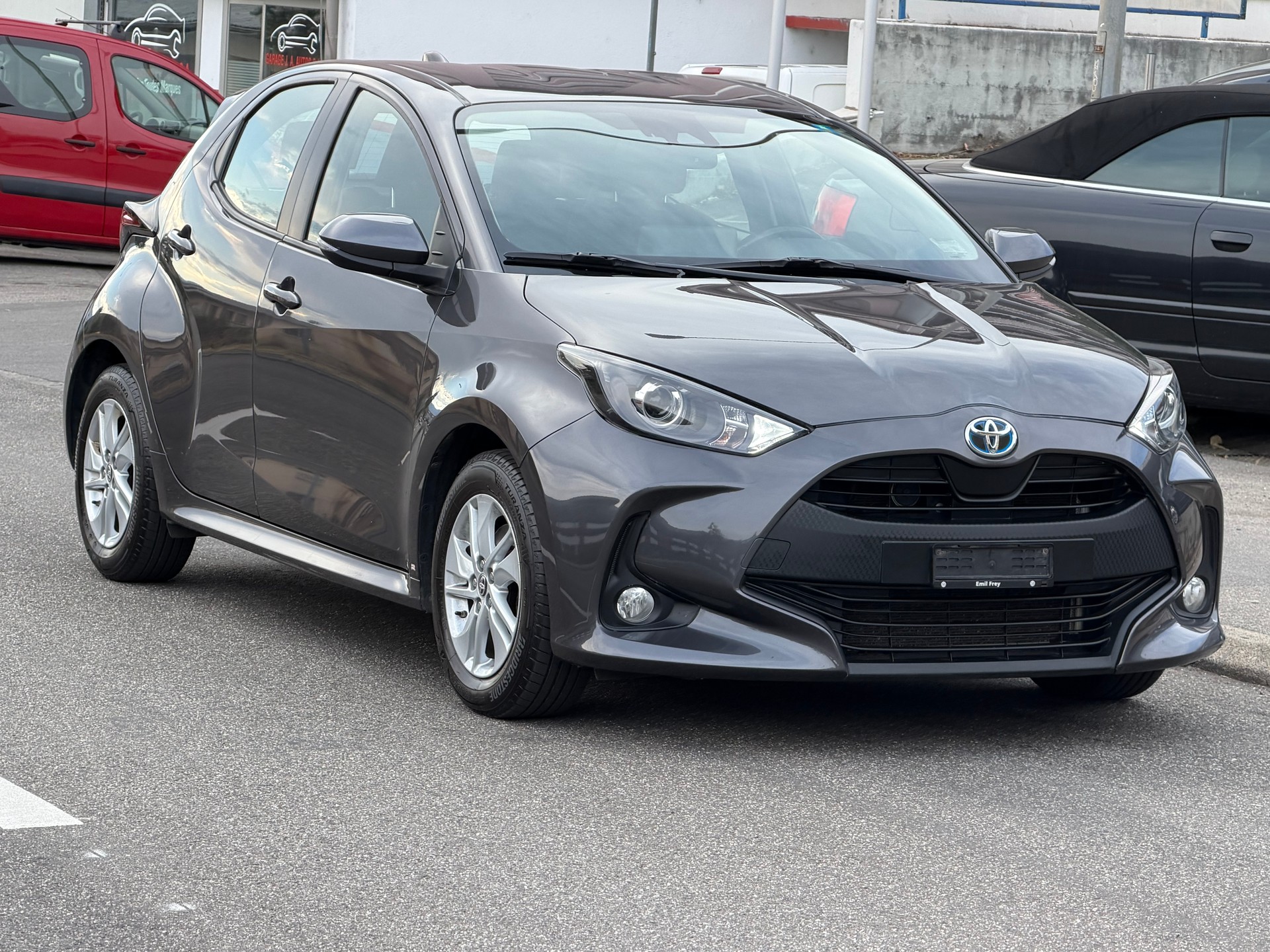 TOYOTA Yaris 1.5 Trend e-CVT-image-2