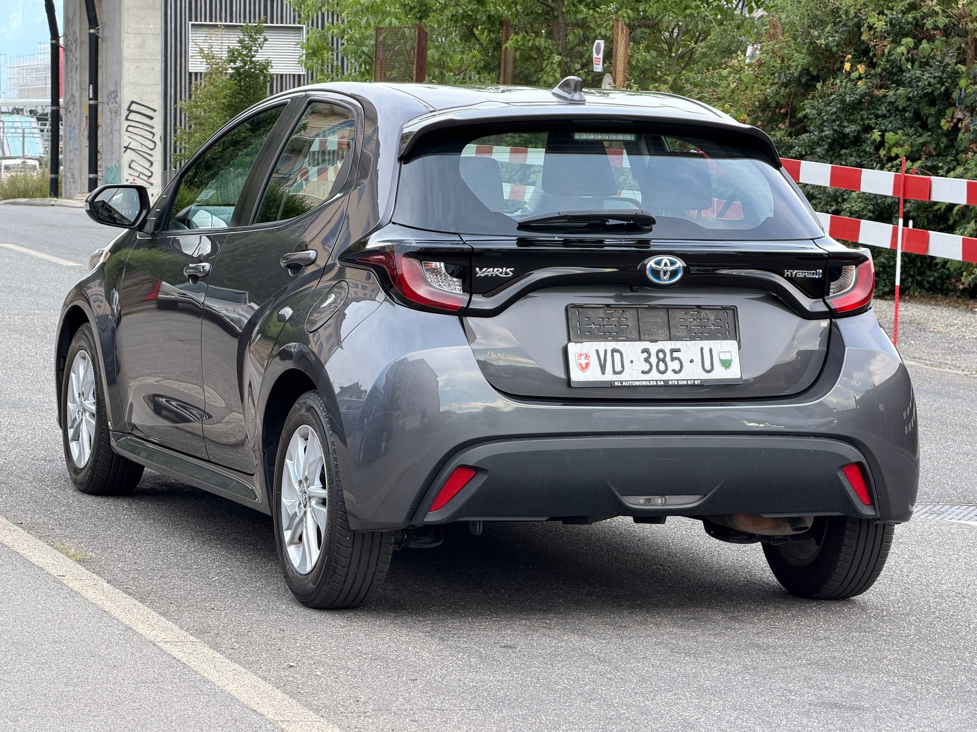TOYOTA Yaris 1.5 Trend e-CVT-image-3