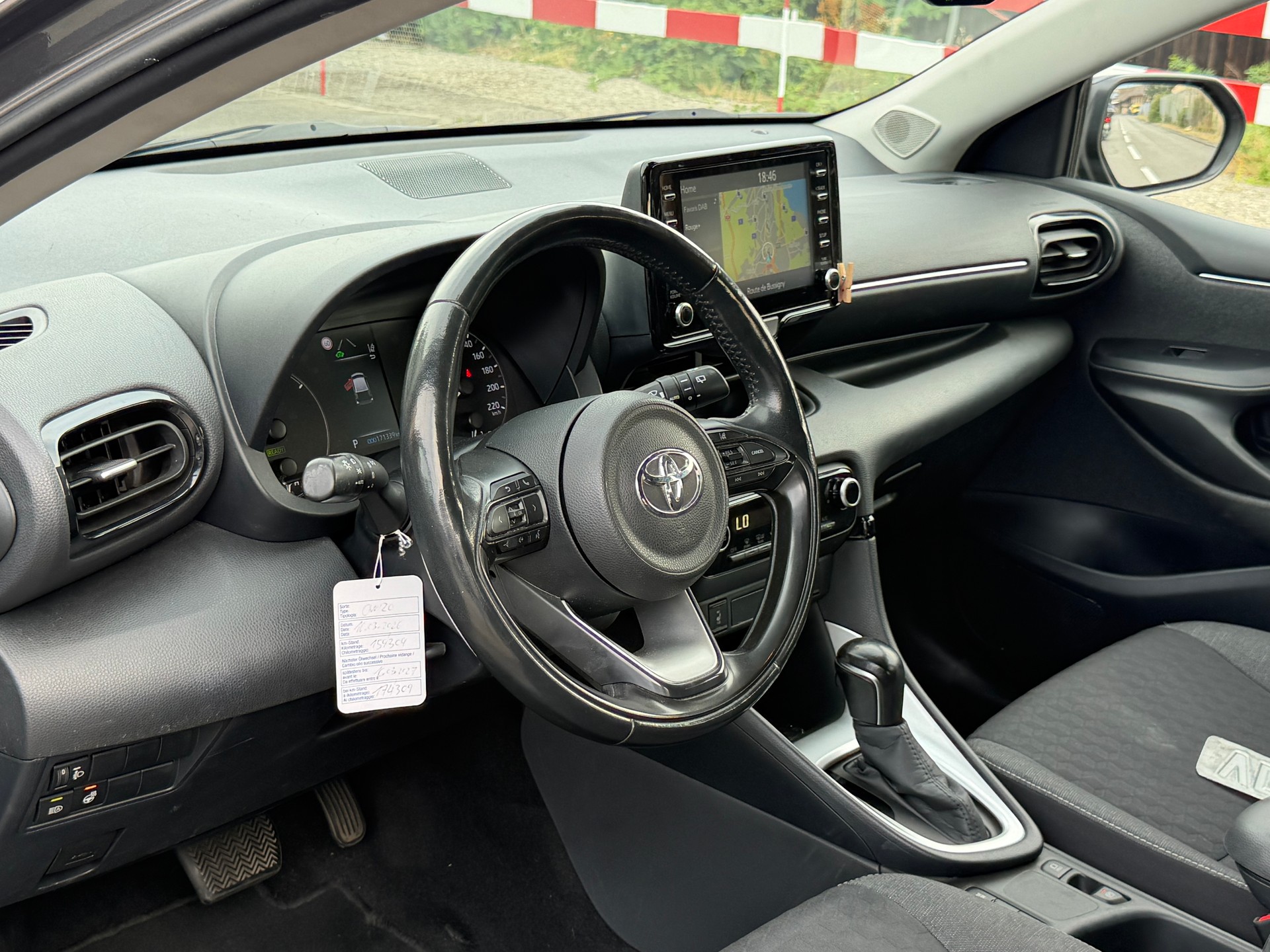 TOYOTA Yaris 1.5 Trend e-CVT-image-5