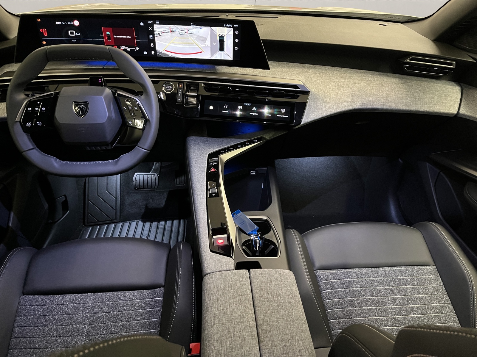 PEUGEOT 3008 1.2 Hybrid Allure Premium-image-7