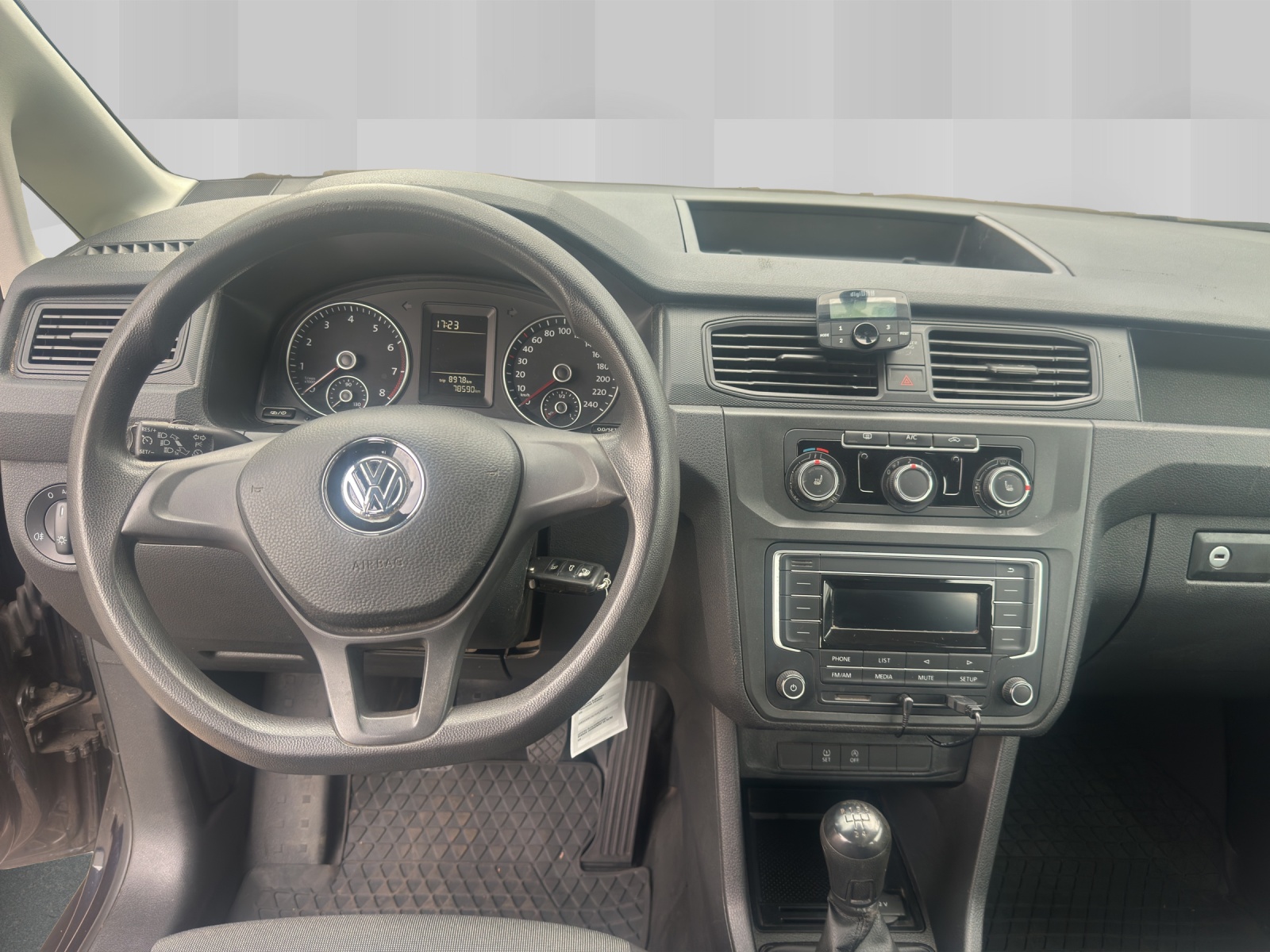 VW Caddy 1.0 TSI Kombi-image-9