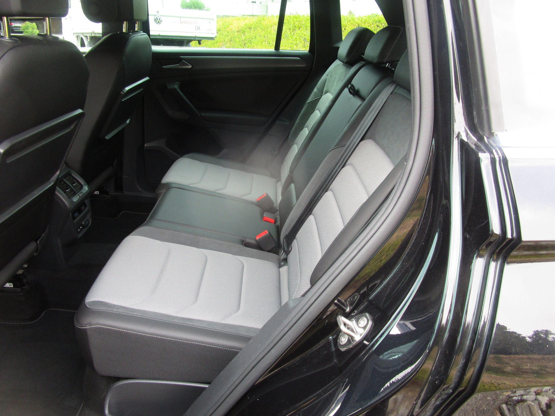 VW Tiguan 2.0 TDI SCR Highline 4Motion DSG-image-9