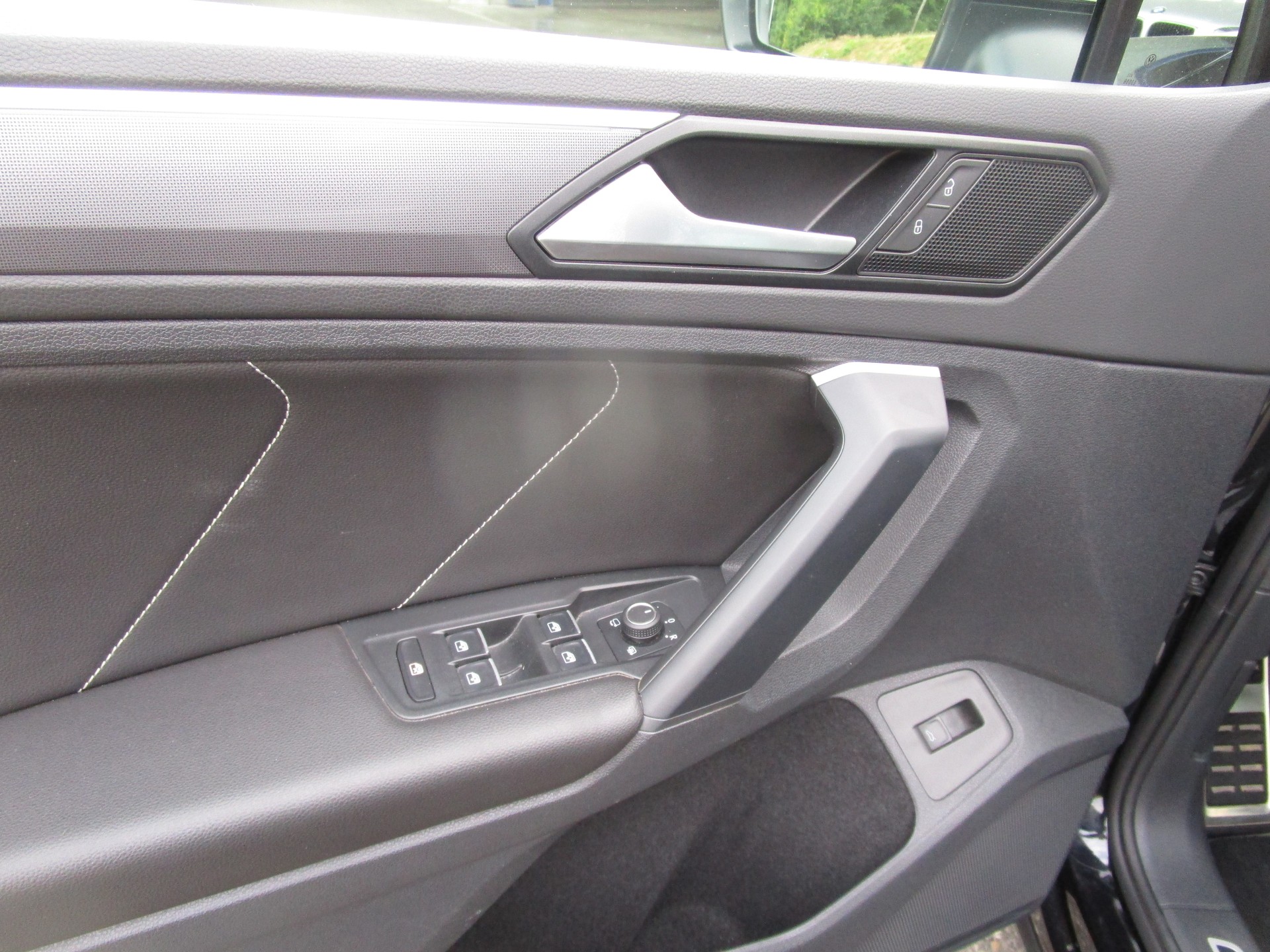 VW Tiguan 2.0 TDI SCR Highline 4Motion DSG-image-10