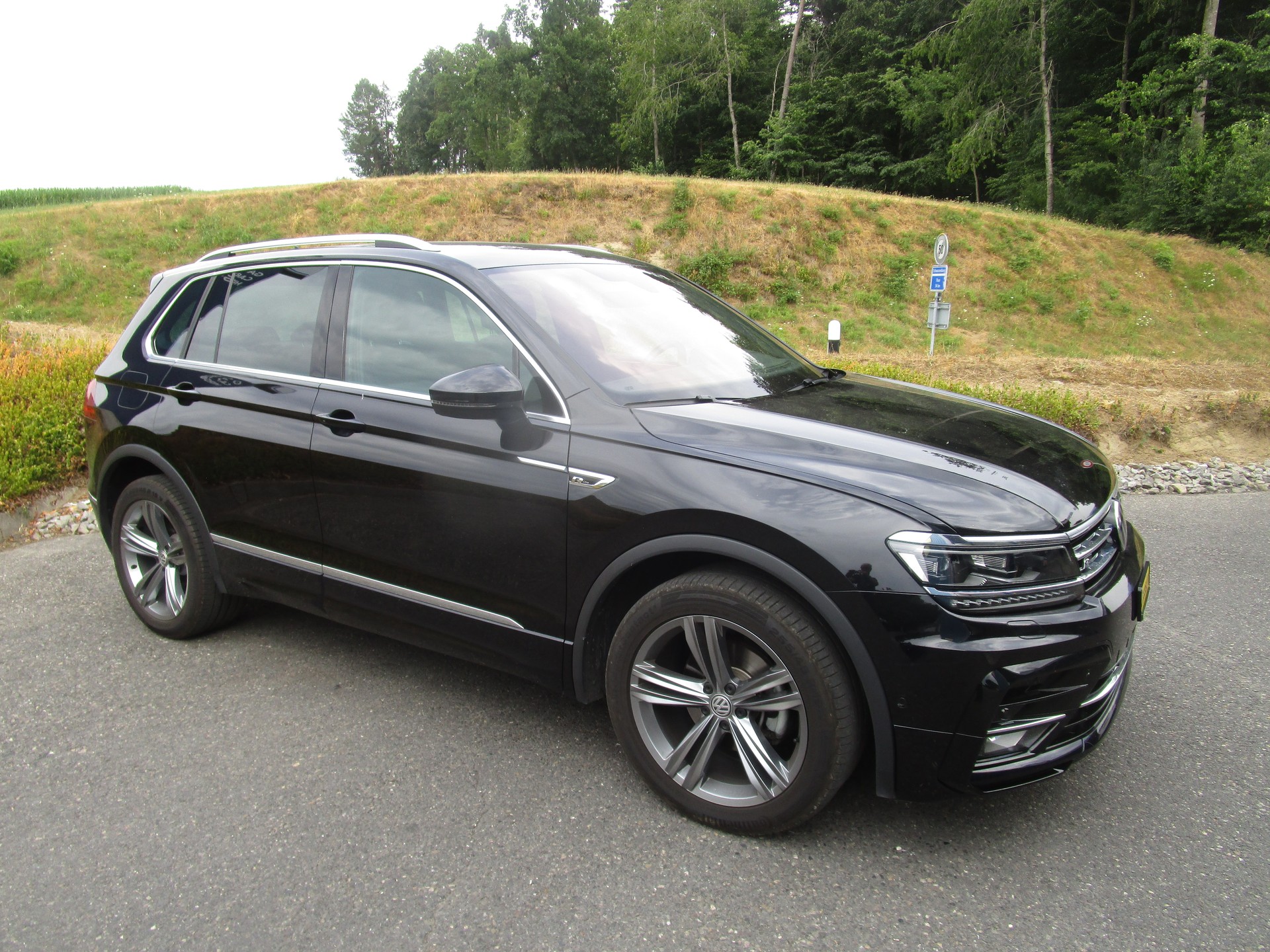 VW Tiguan 2.0 TDI SCR Highline 4Motion DSG-image-1