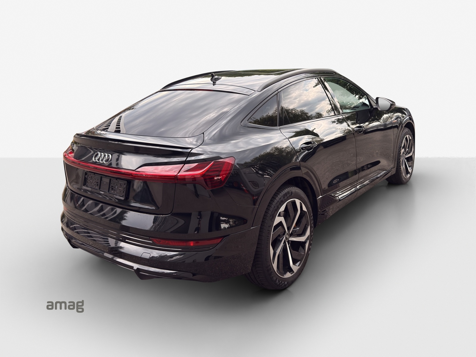 AUDI e-tron 55 Sportback S Line Black Edition quattro-image-5