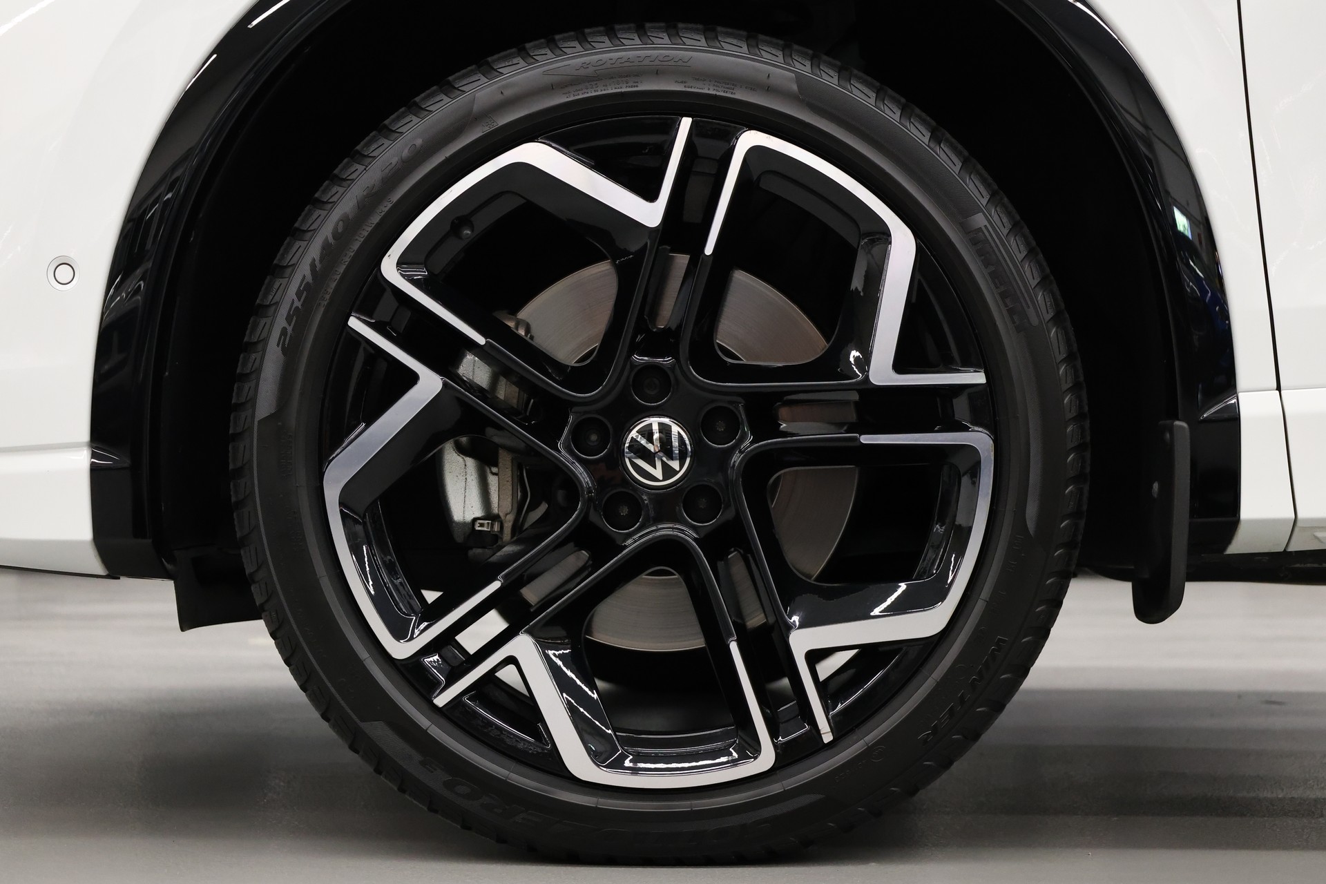 VW Tiguan 2.0 TDI SCR R-Line DSG 4motion-image-12