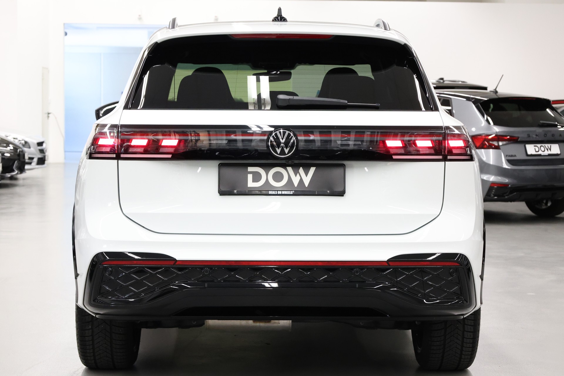 VW Tiguan 2.0 TDI SCR R-Line DSG 4motion-image-8