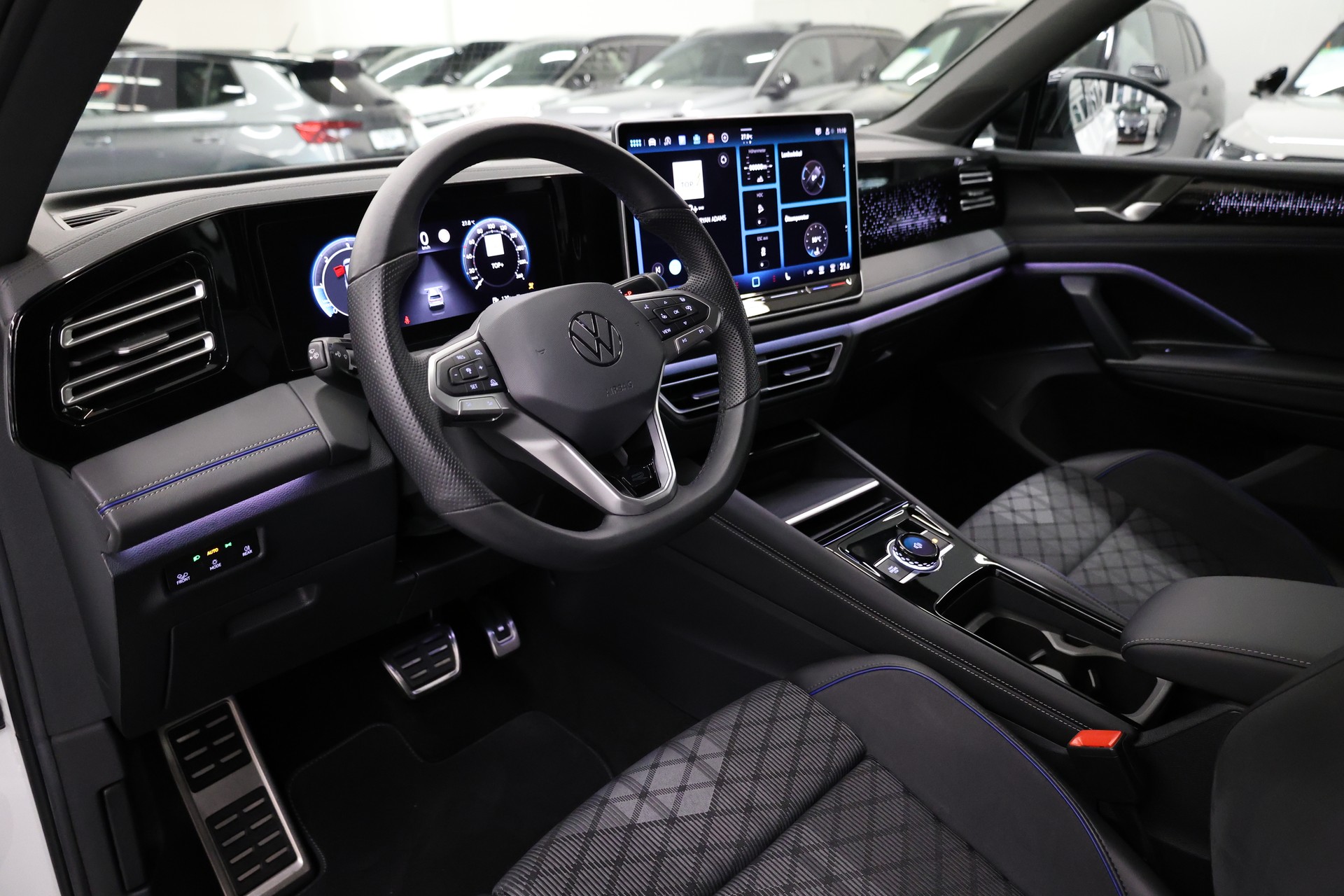VW Tiguan 2.0 TDI SCR R-Line DSG 4motion-image-16