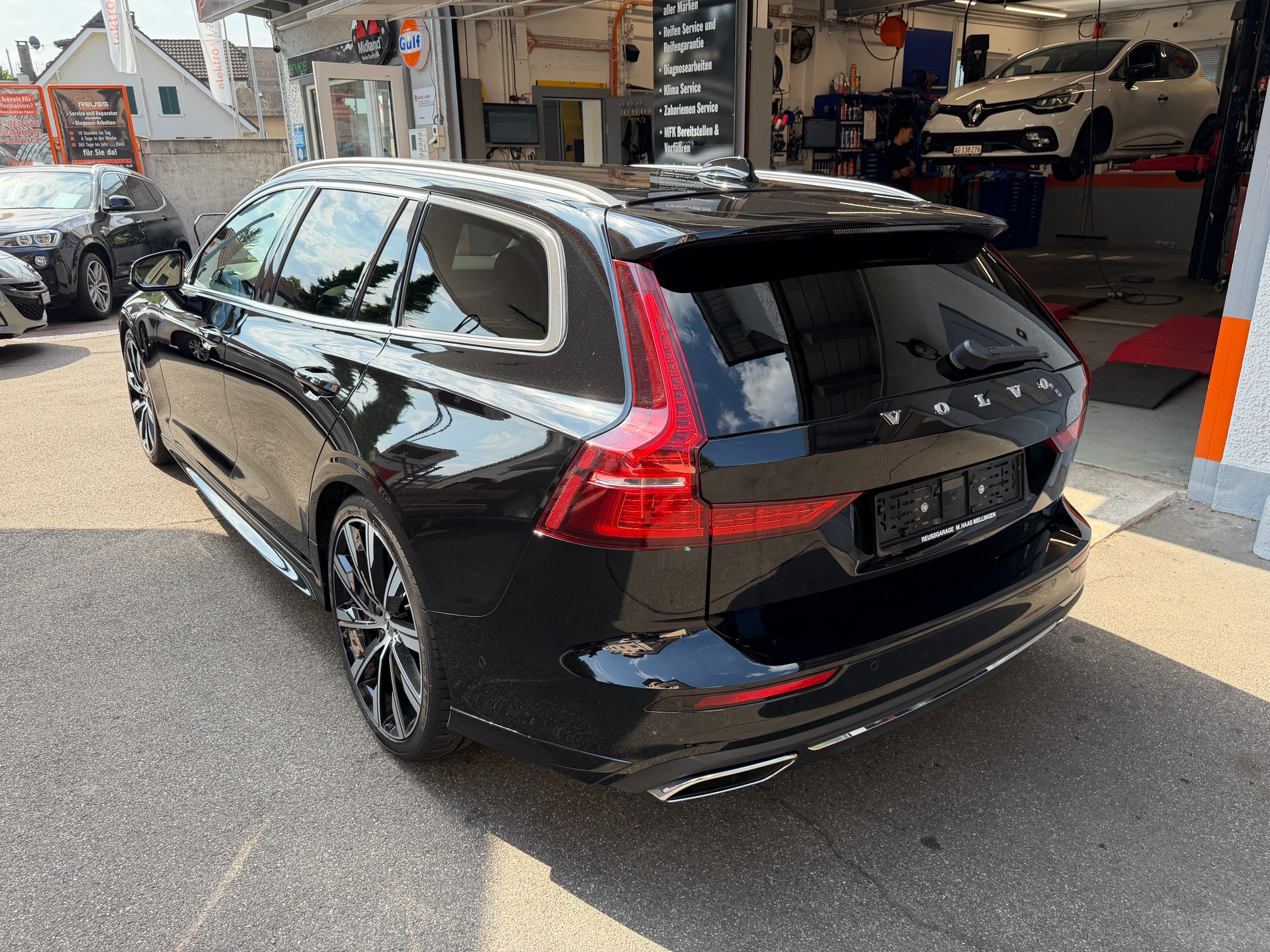 VOLVO V60 D4 AWD Inscription Geartronic-image-4