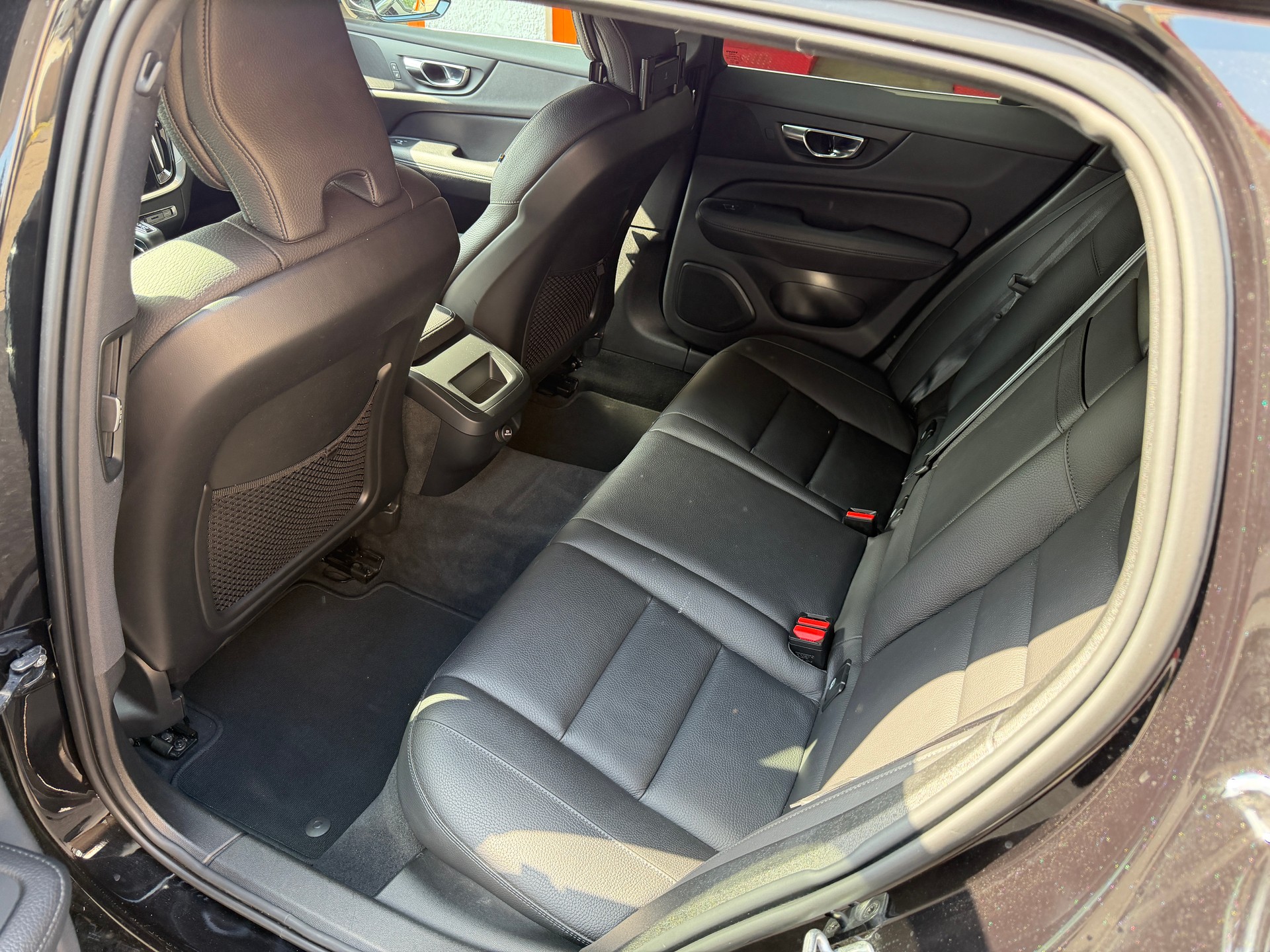 VOLVO V60 D4 AWD Inscription Geartronic-image-7