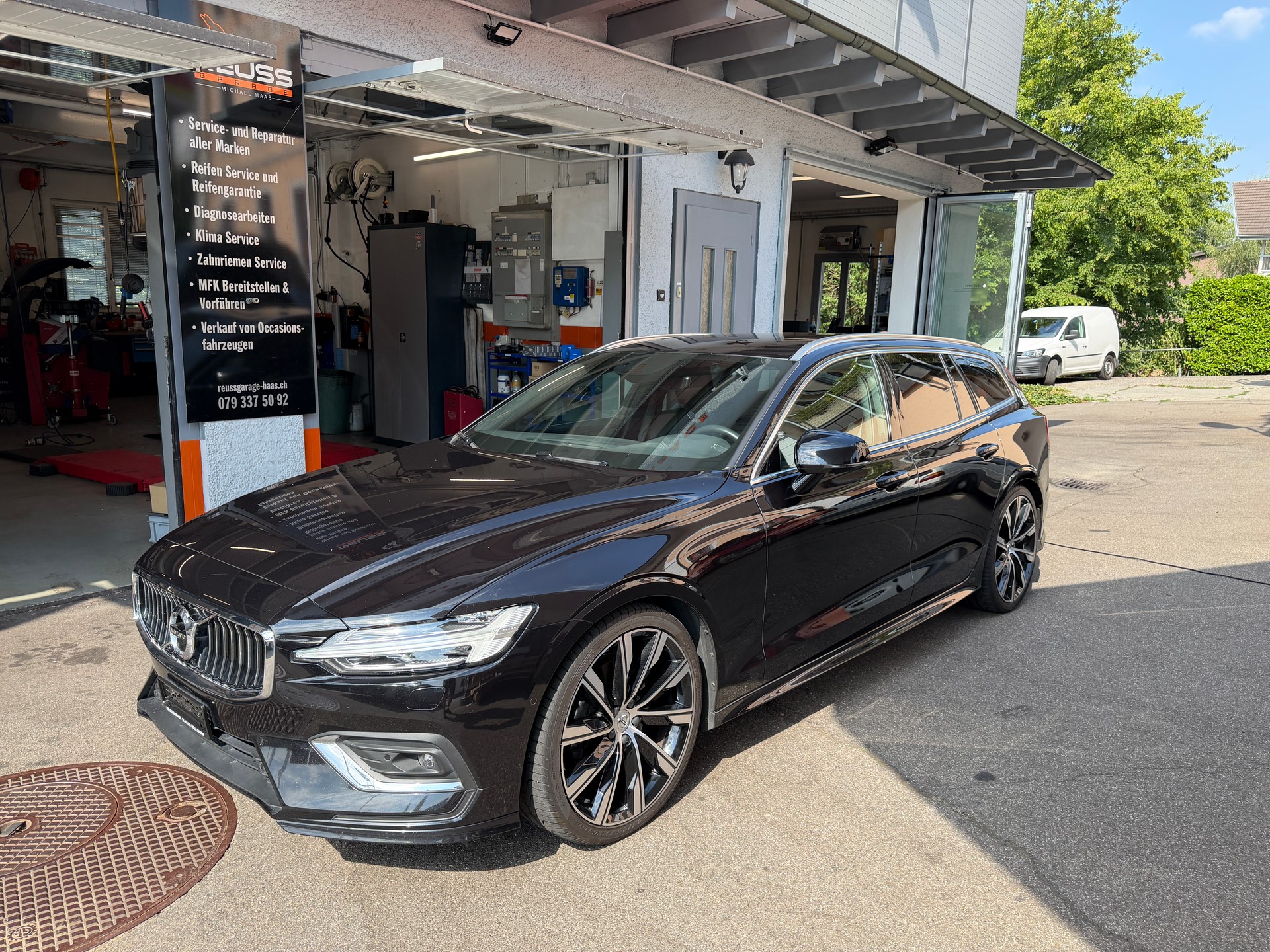 VOLVO V60 D4 AWD Inscription Geartronic-image-1