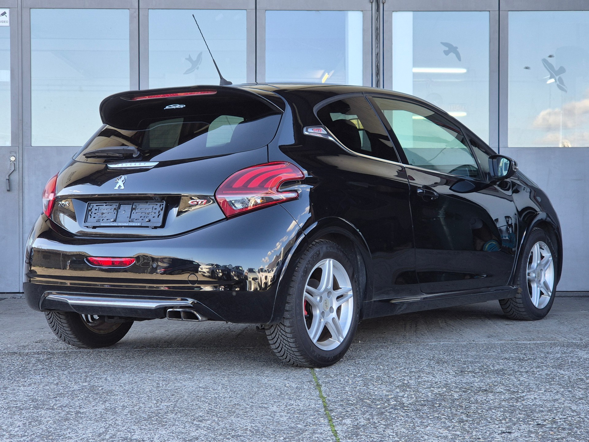 PEUGEOT 208 1.6 Turbo GTi-image-5
