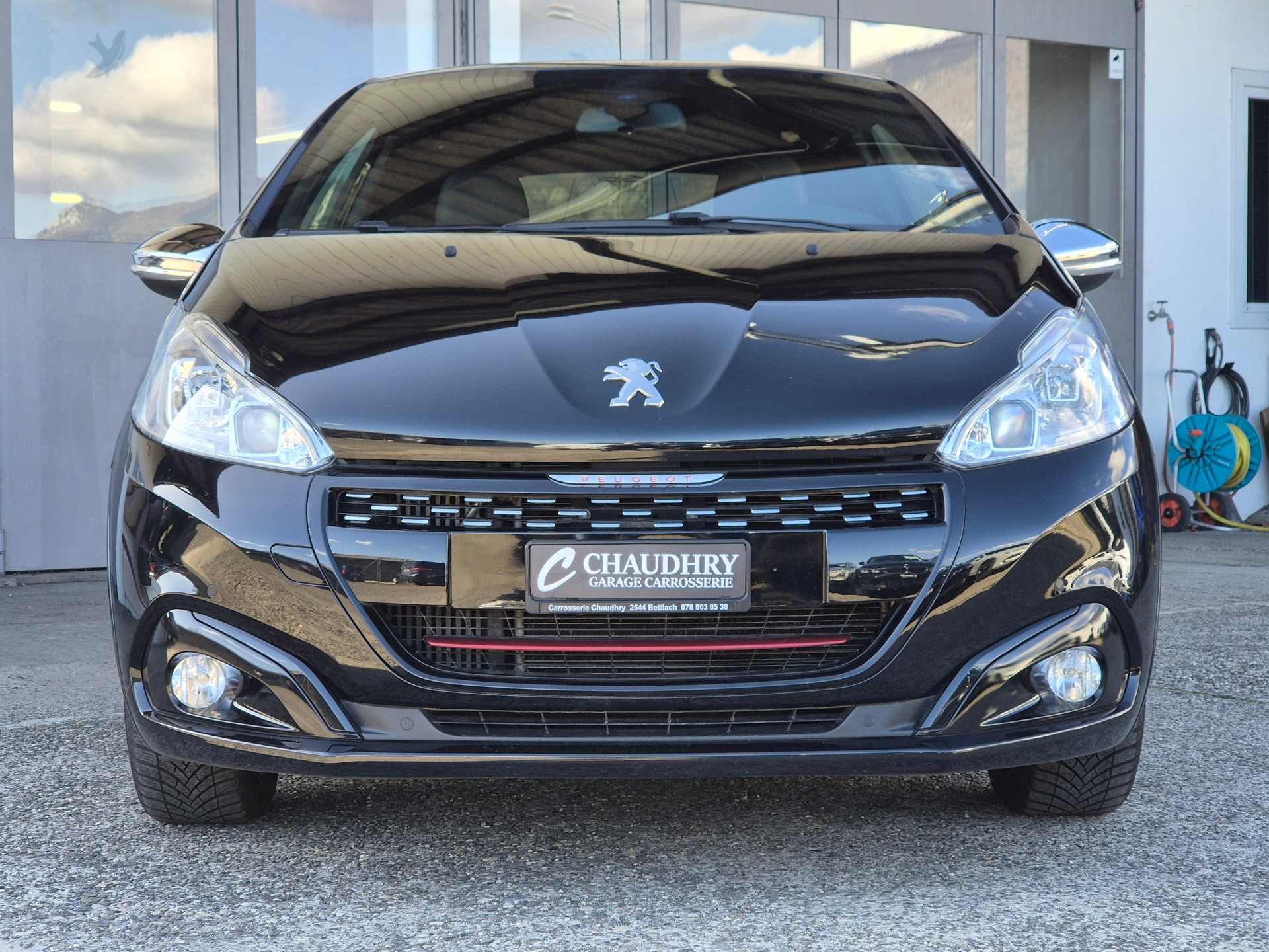 PEUGEOT 208 1.6 Turbo GTi-image-1