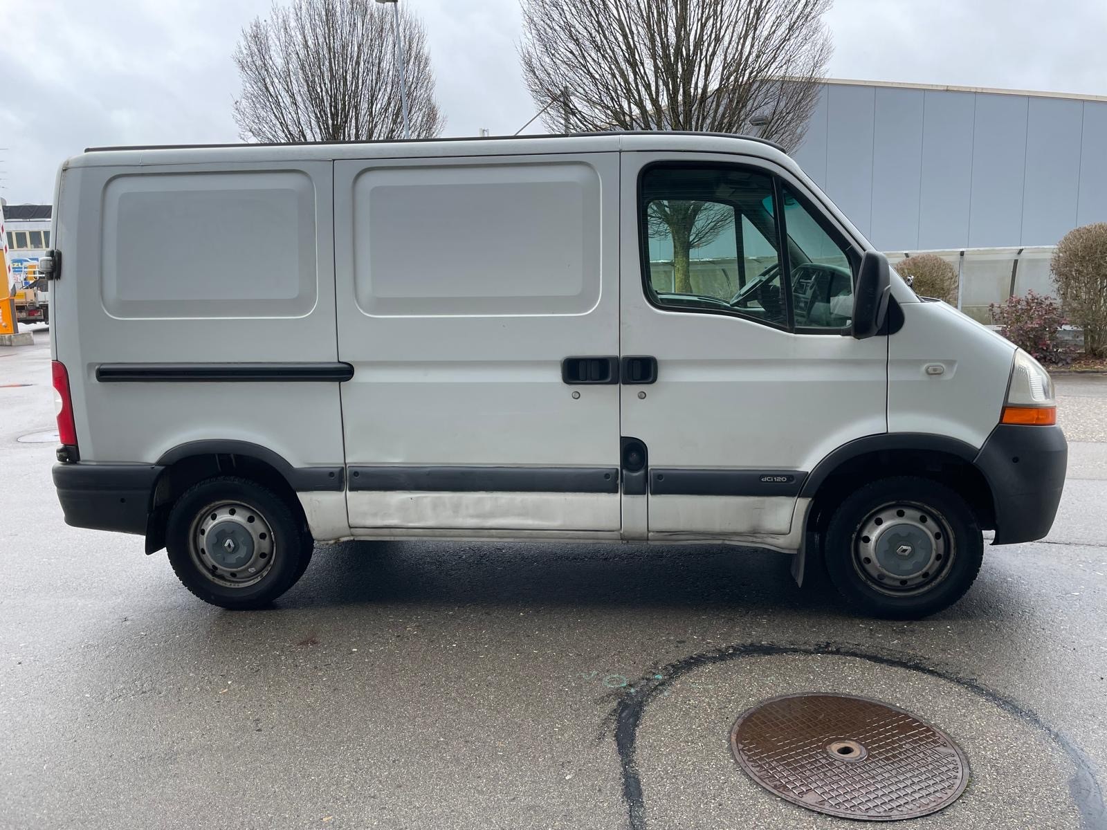 RENAULT Master T33 2.5dCi L1H1-image-2