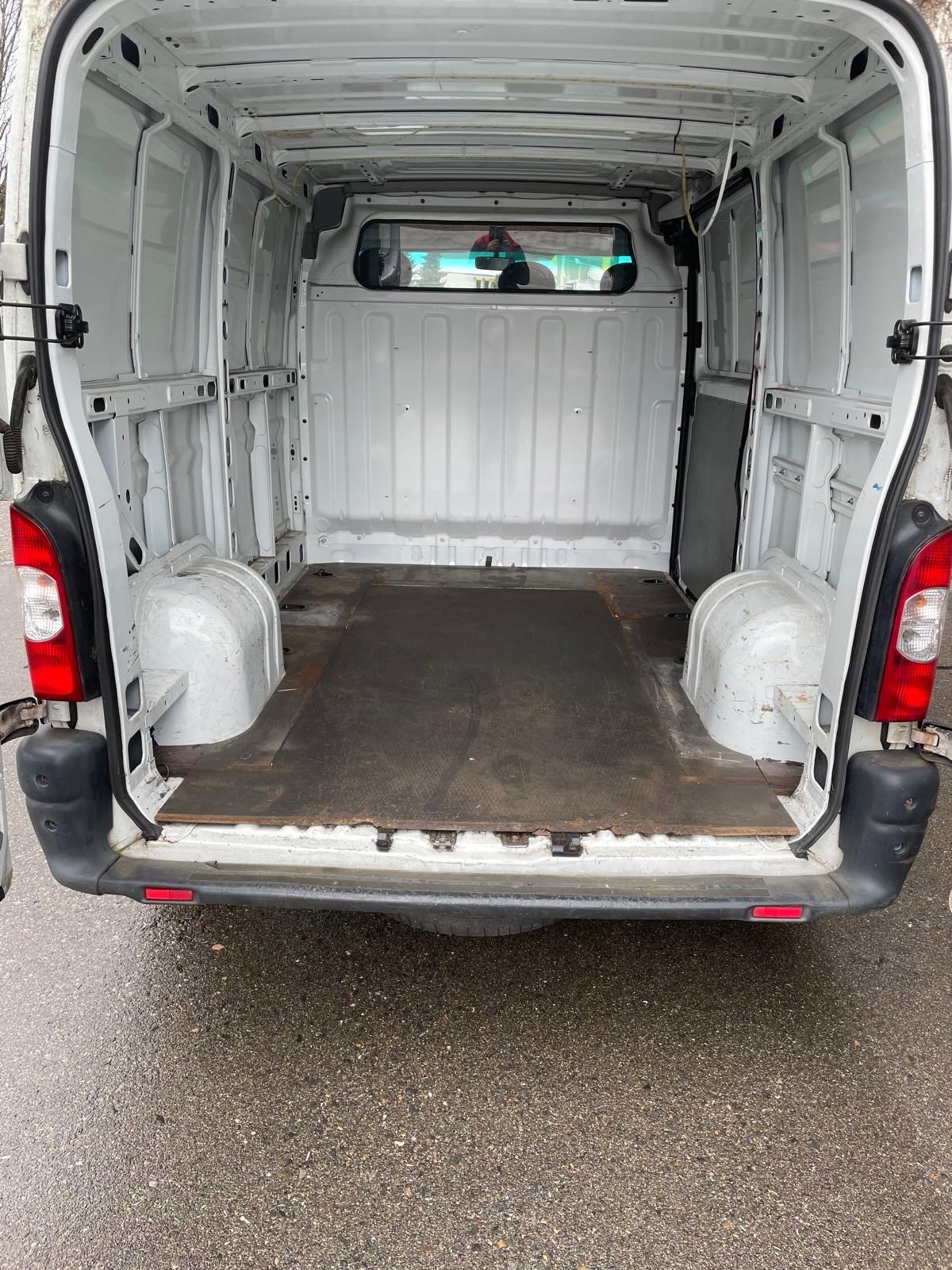 RENAULT Master T33 2.5dCi L1H1-image-4