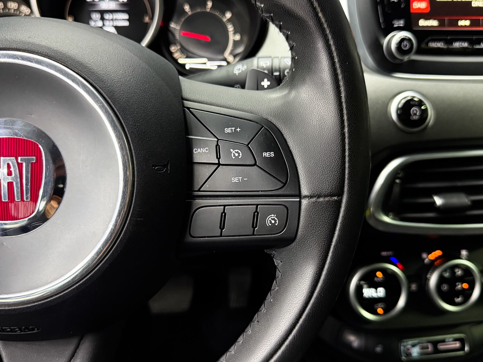 FIAT 500X 2.0 MJ Cross Plus 4x4 Automatic-image-11