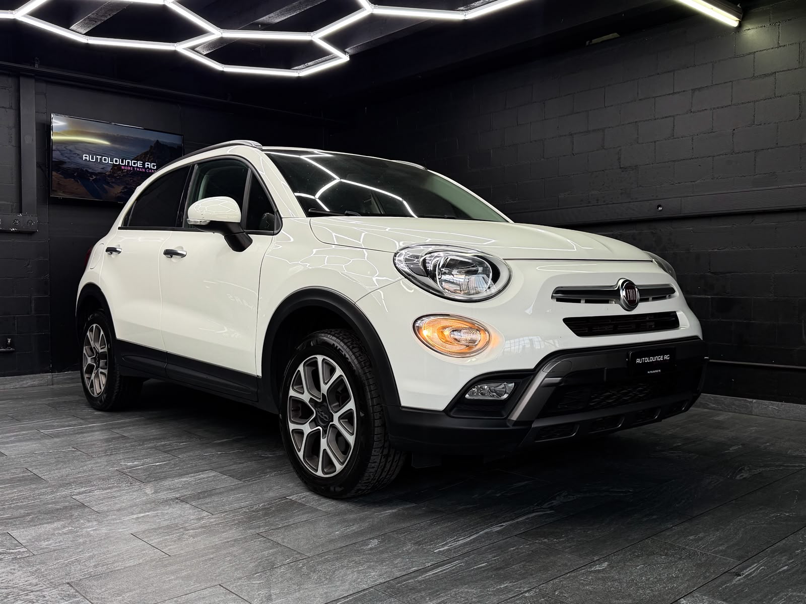 FIAT 500X 2.0 MJ Cross Plus 4x4 Automatic-image-1