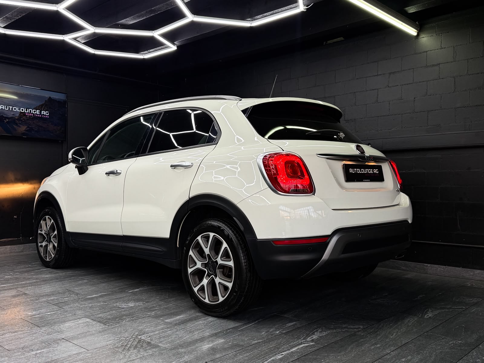 FIAT 500X 2.0 MJ Cross Plus 4x4 Automatic-image-3