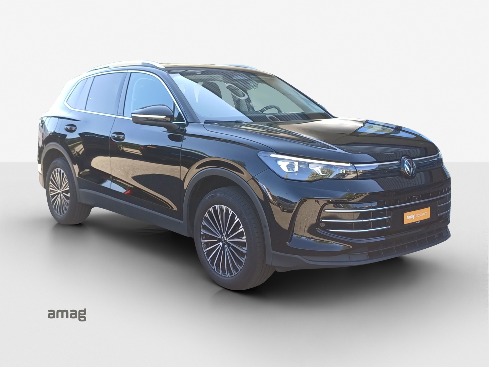 VW Tiguan 2.0 TSI DSG Elegance 4Motion-image-5