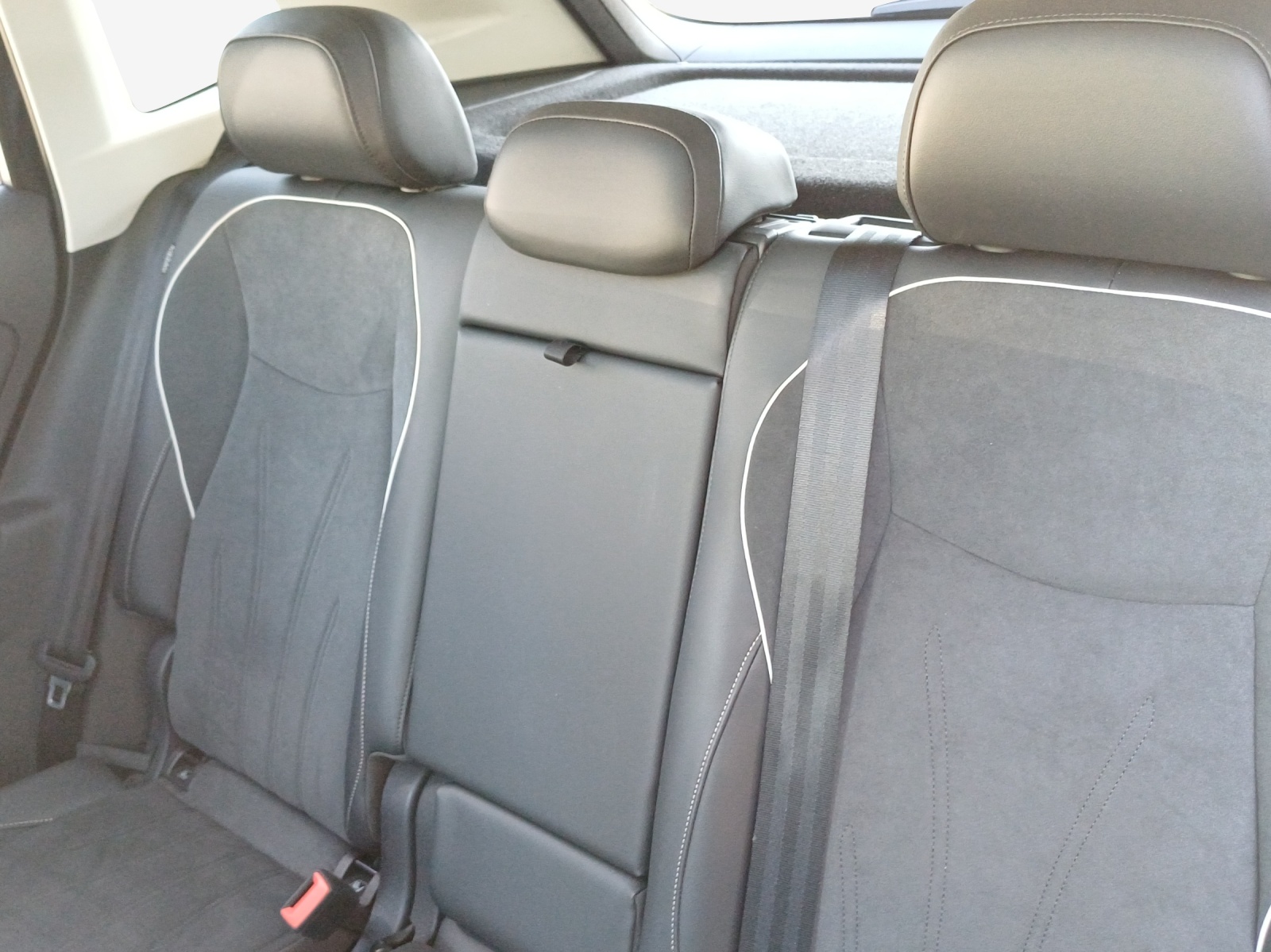 VW Tiguan 2.0 TSI DSG Elegance 4Motion-image-11