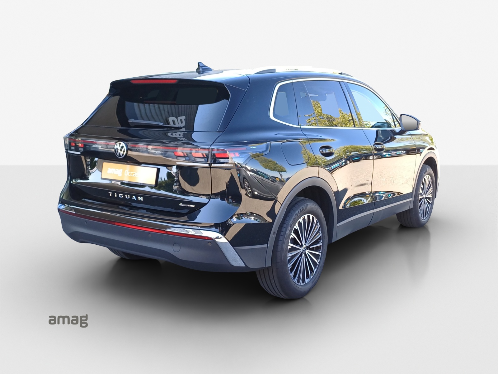 VW Tiguan 2.0 TSI DSG Elegance 4Motion-image-4