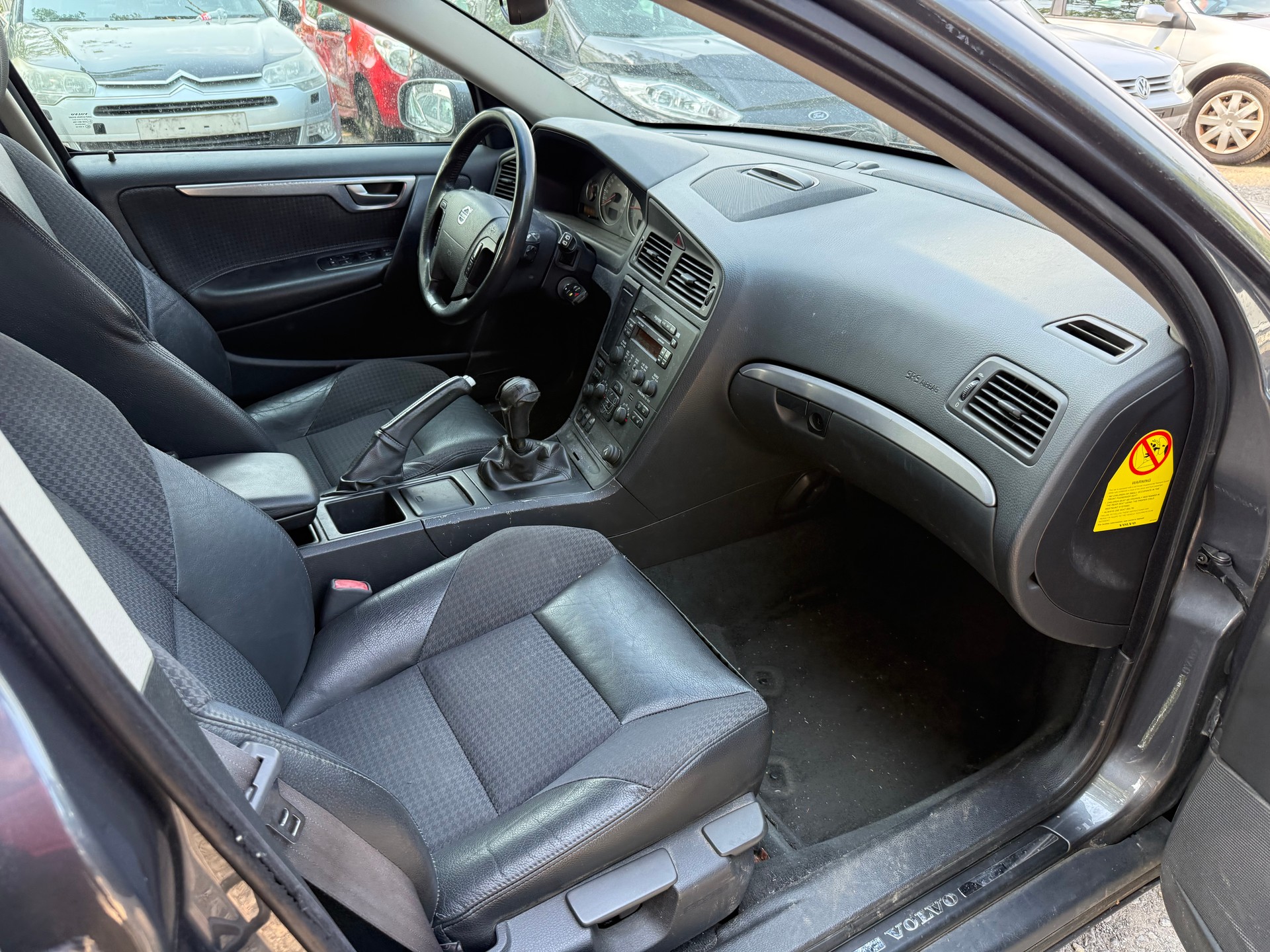 VOLVO V70 2.5T AWD-image-7