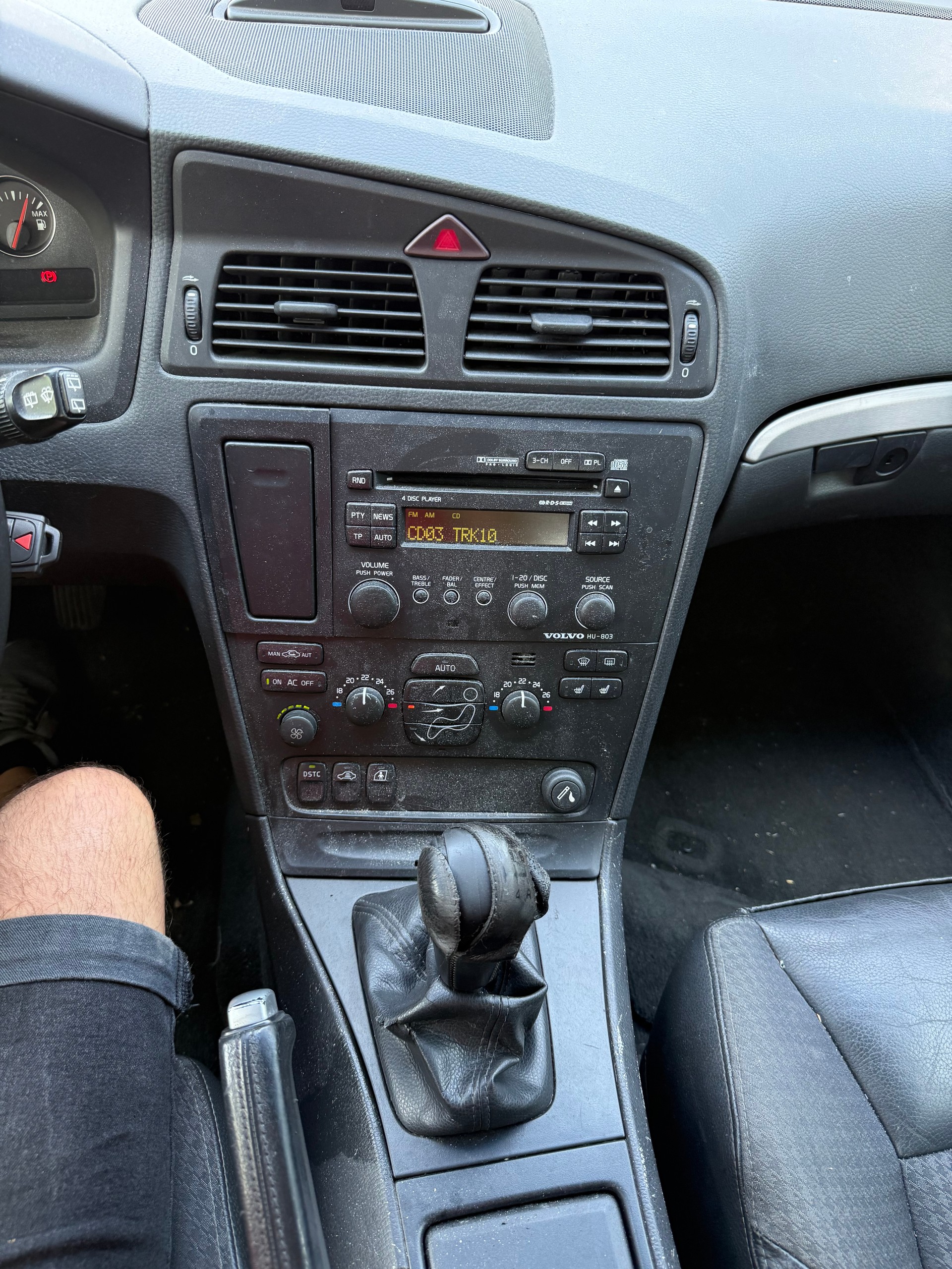 VOLVO V70 2.5T AWD-image-11
