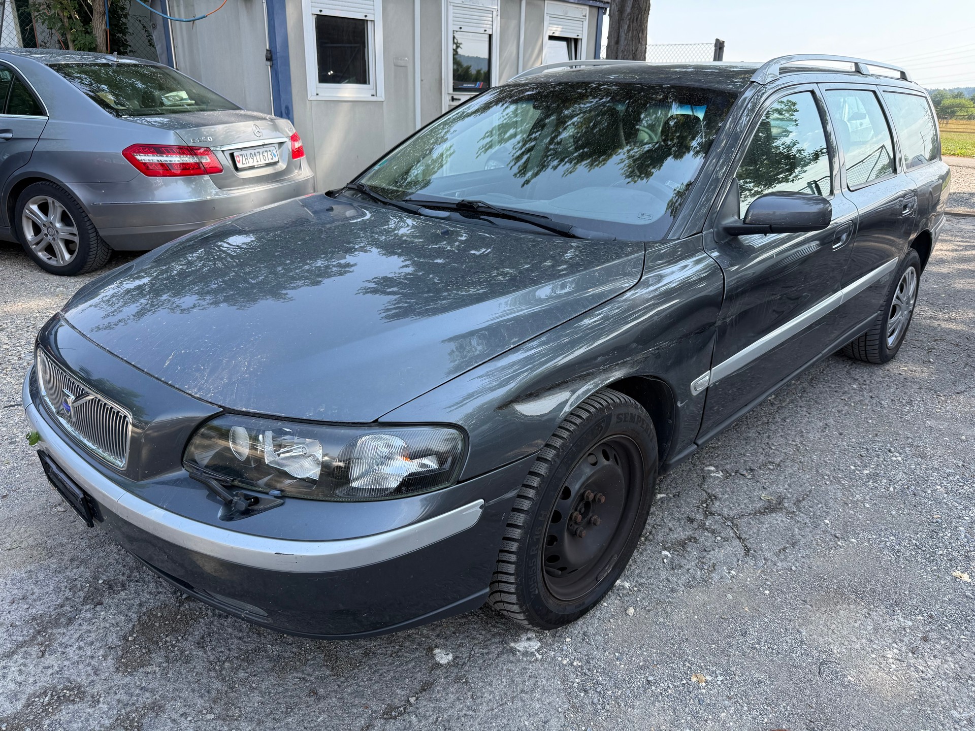 VOLVO V70 2.5T AWD-image-2