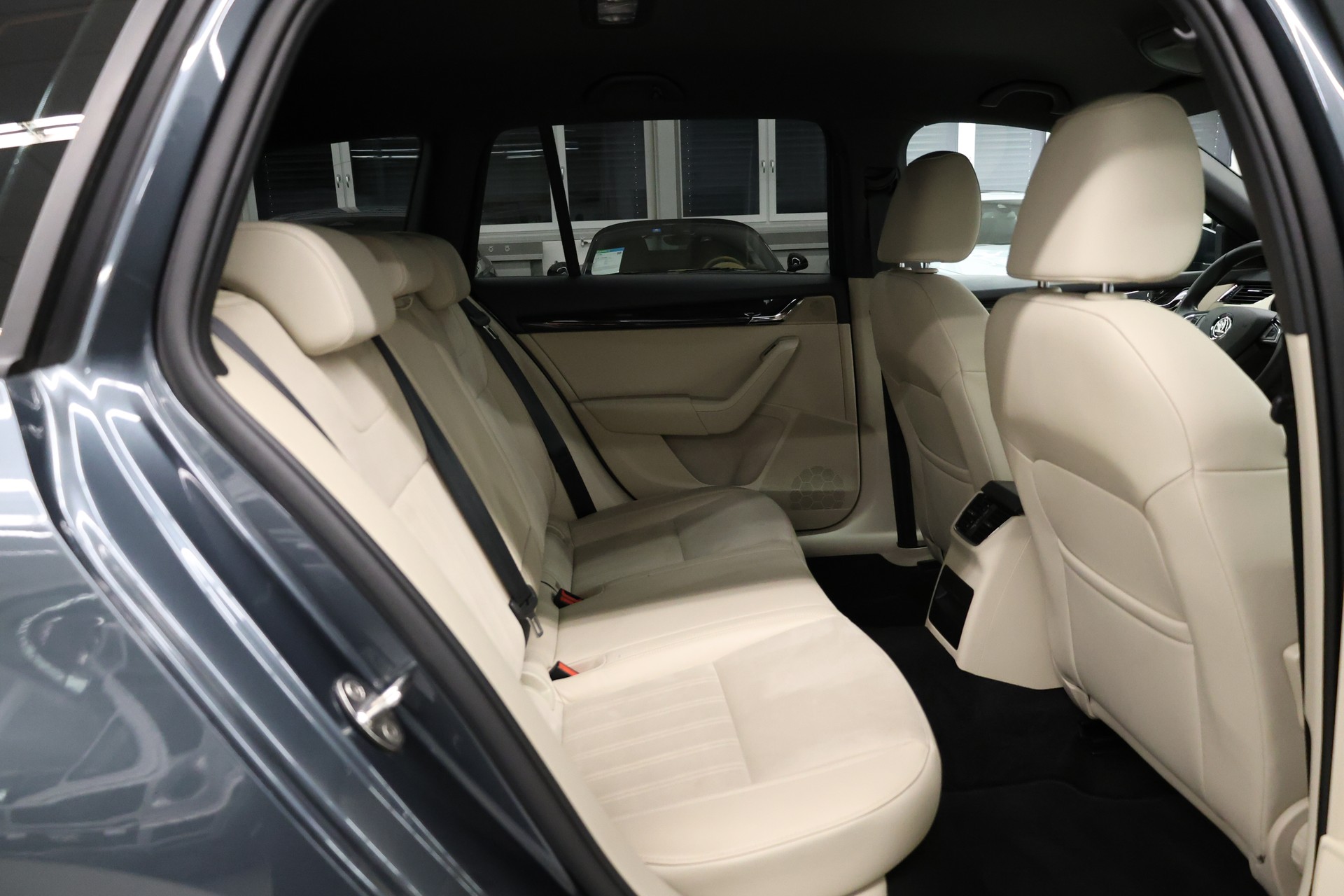 SKODA Octavia Combi 1.5 TGI G-TEC Style DSG-image-22
