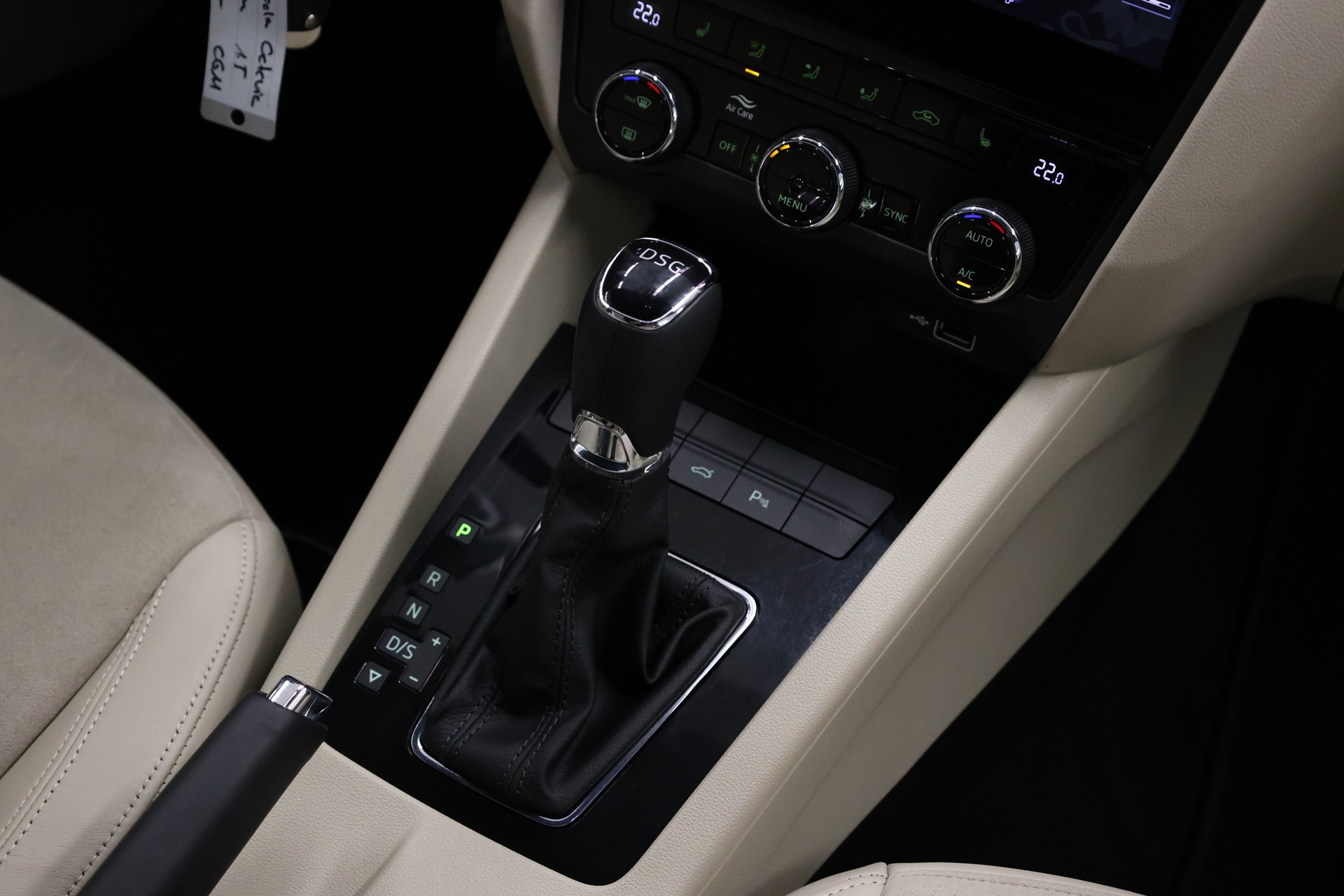 SKODA Octavia Combi 1.5 TGI G-TEC Style DSG-image-19