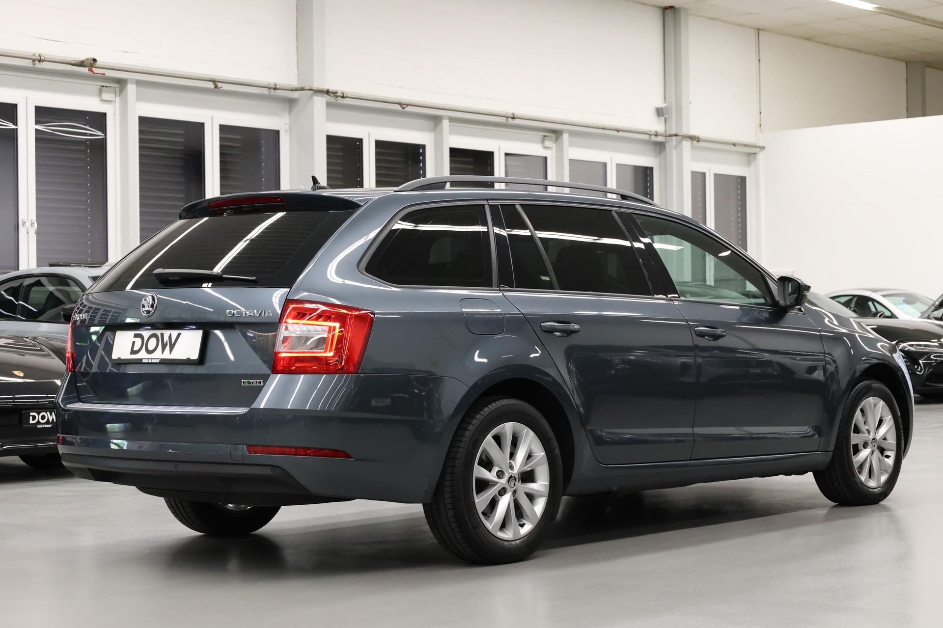 SKODA Octavia Combi 1.5 TGI G-TEC Style DSG-image-5