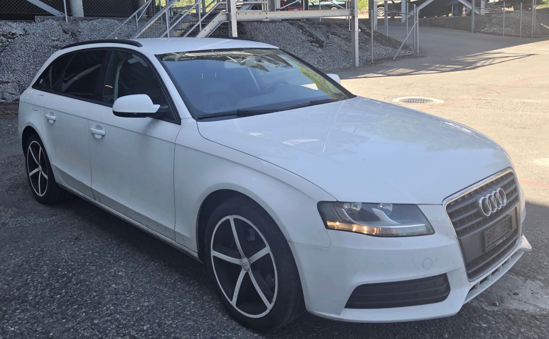 AUDI A4 Avant 2.0 TDI multitronic-image-1