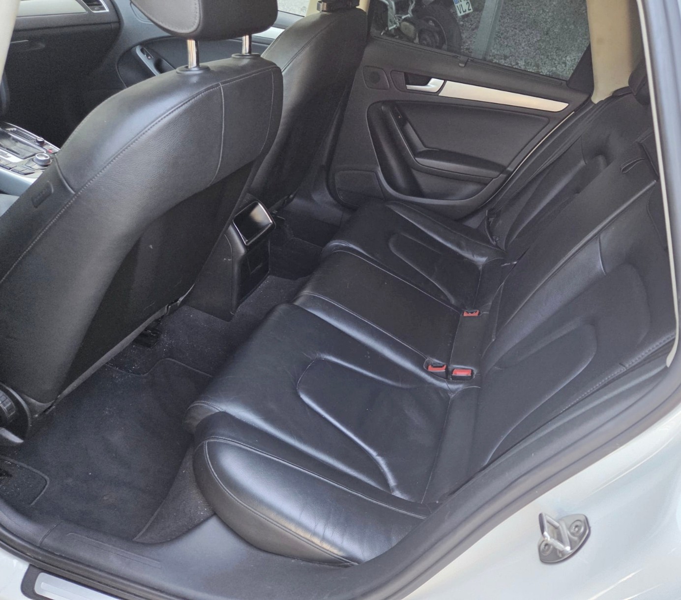 AUDI A4 Avant 2.0 TDI multitronic-image-10