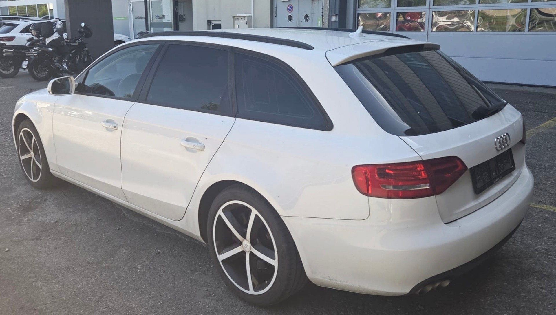 AUDI A4 Avant 2.0 TDI multitronic-image-3
