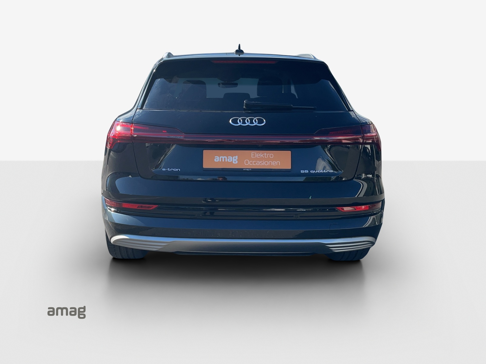 AUDI e-tron 55 Advanced quattro-image-4