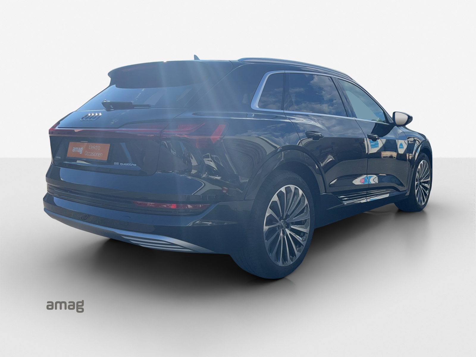 AUDI e-tron 55 Advanced quattro-image-5