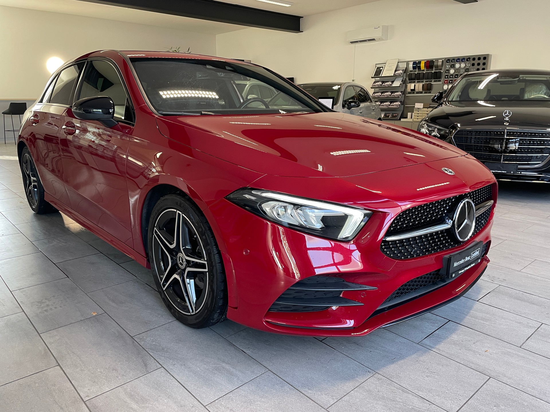 MERCEDES-BENZ A 200 AMG Line 7G-DCT-image-2