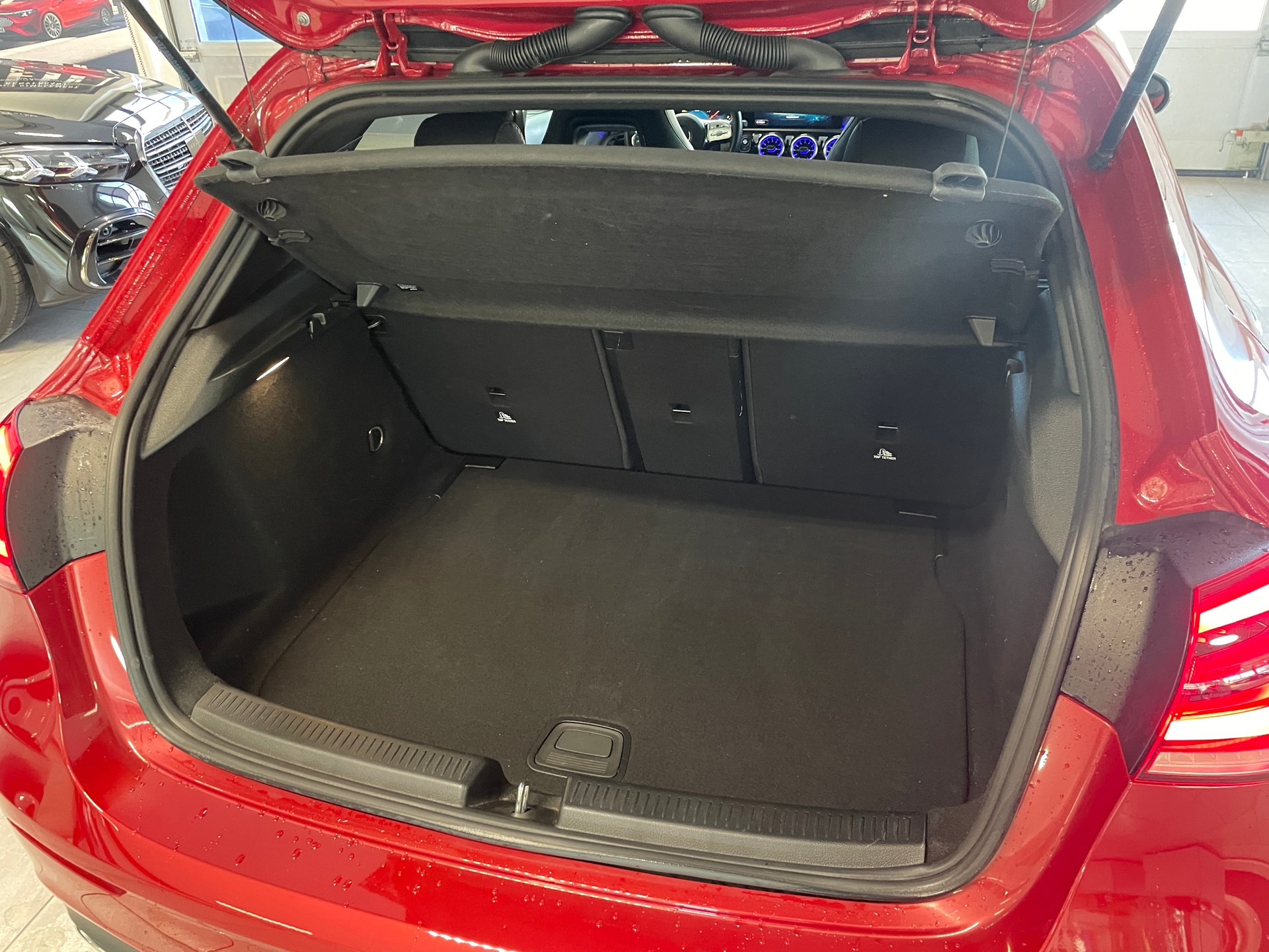 MERCEDES-BENZ A 200 AMG Line 7G-DCT-image-7
