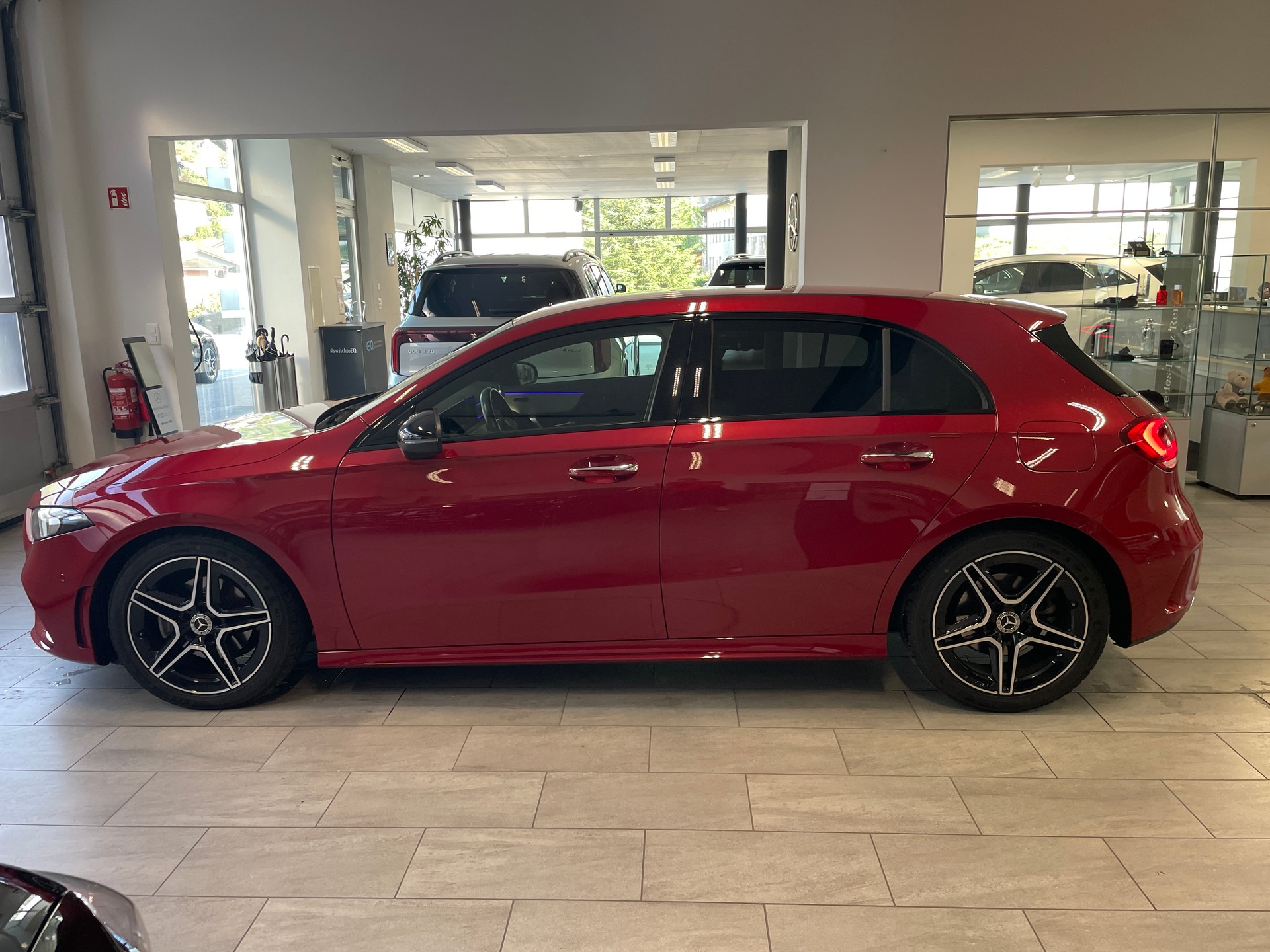 MERCEDES-BENZ A 200 AMG Line 7G-DCT-image-4