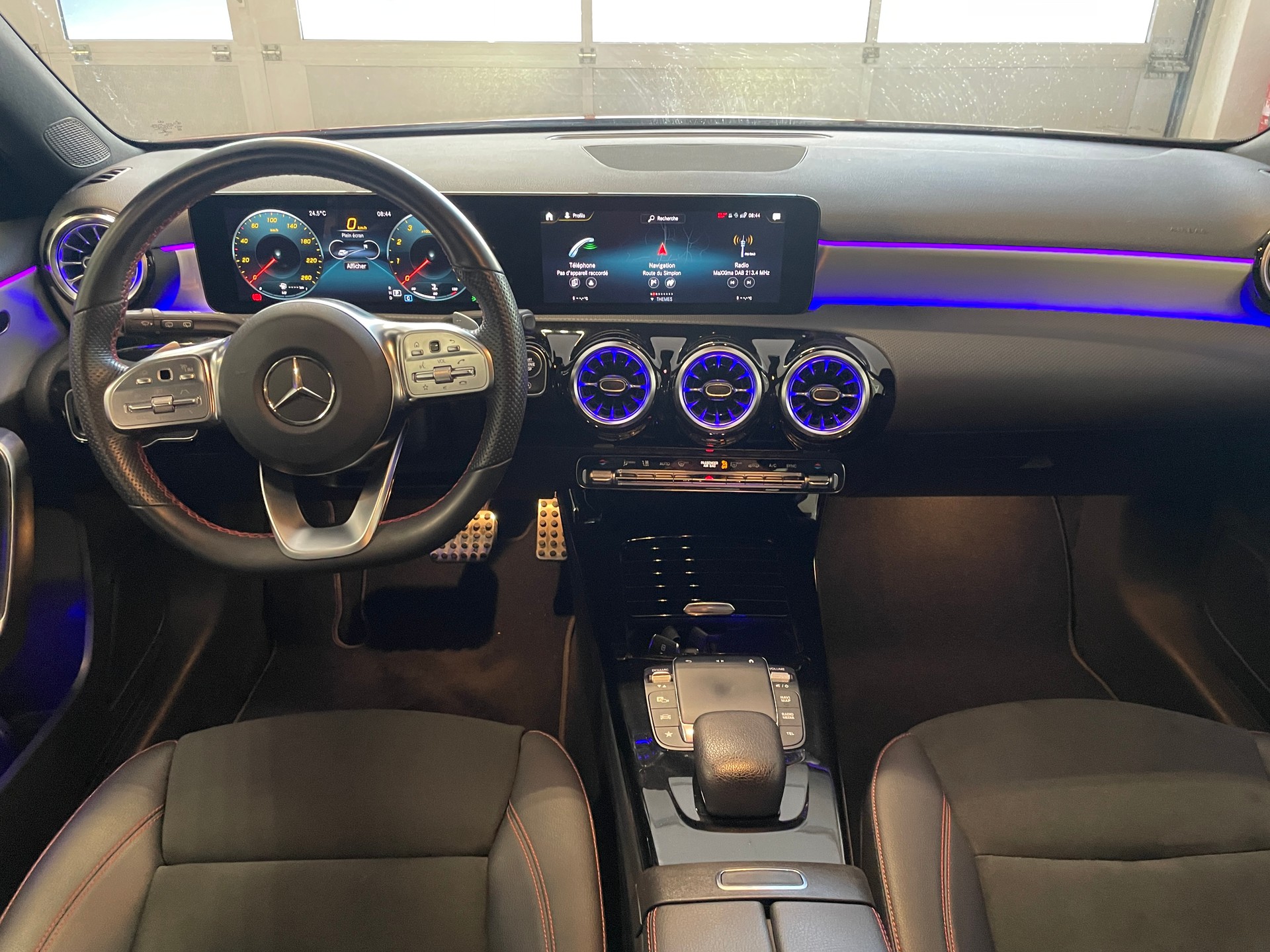 MERCEDES-BENZ A 200 AMG Line 7G-DCT-image-10