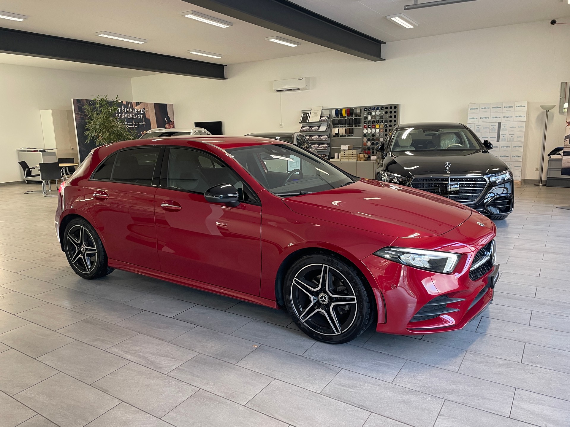 MERCEDES-BENZ A 200 AMG Line 7G-DCT-image-3