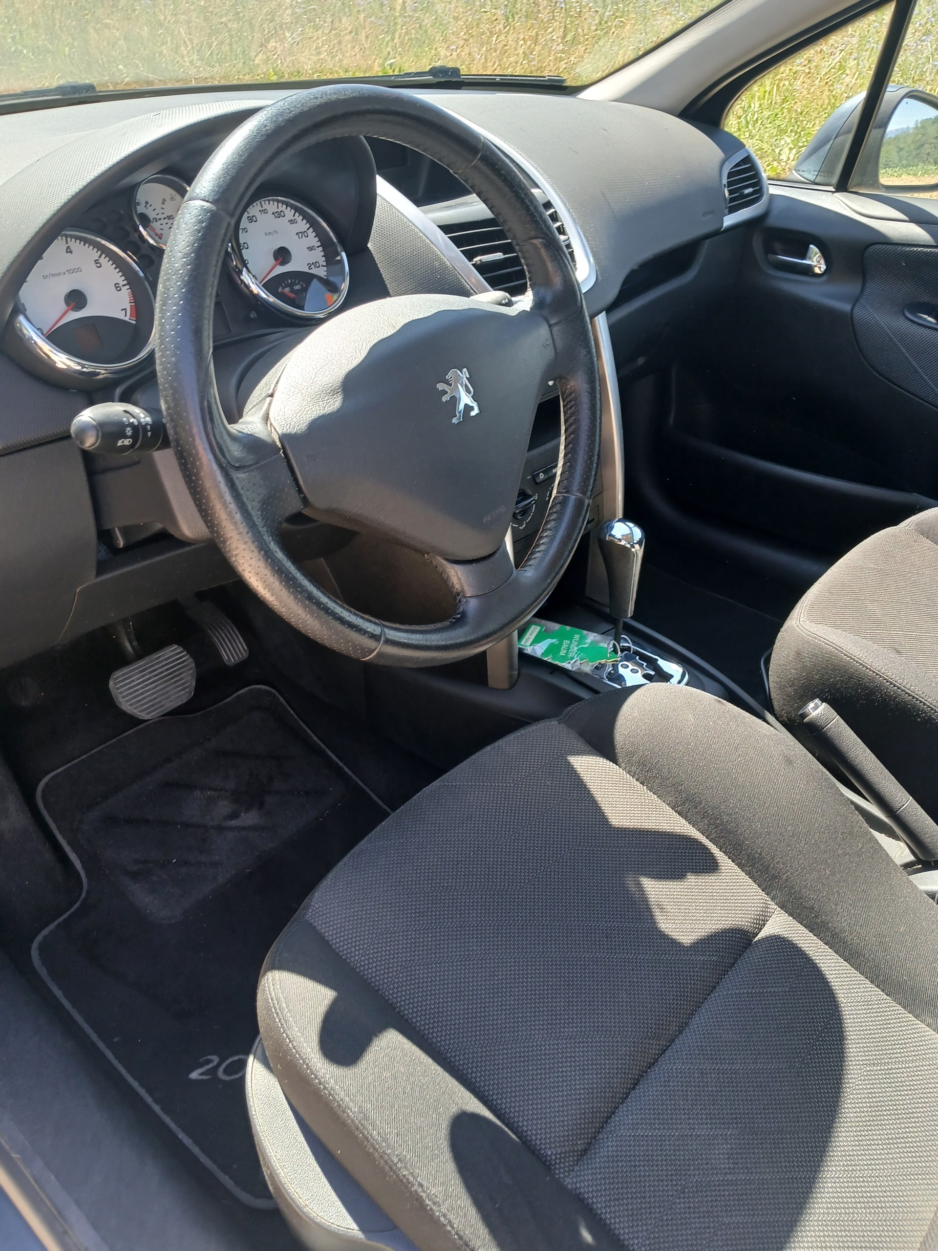 PEUGEOT 207 1.6 16V Sport Automatic-image-4
