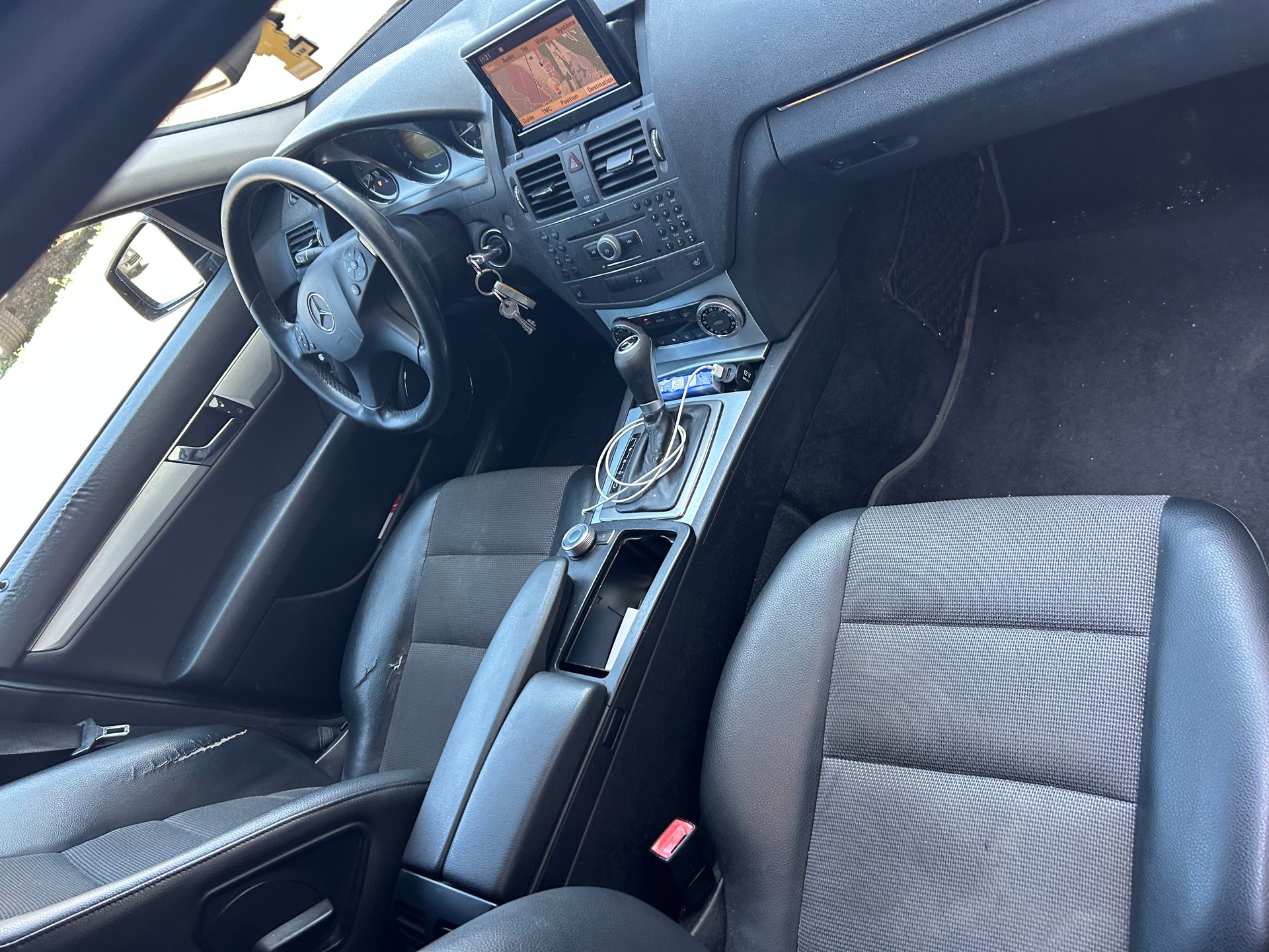 MERCEDES-BENZ C 220 CDI BlueEfficiency Automatic-image-2